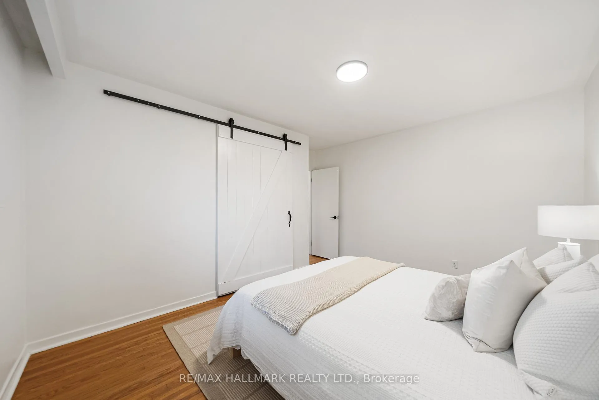 Photo 19 of 52 Richland Crescent, Etobicoke, Eringate-Centennial-West Deane — HOMEH