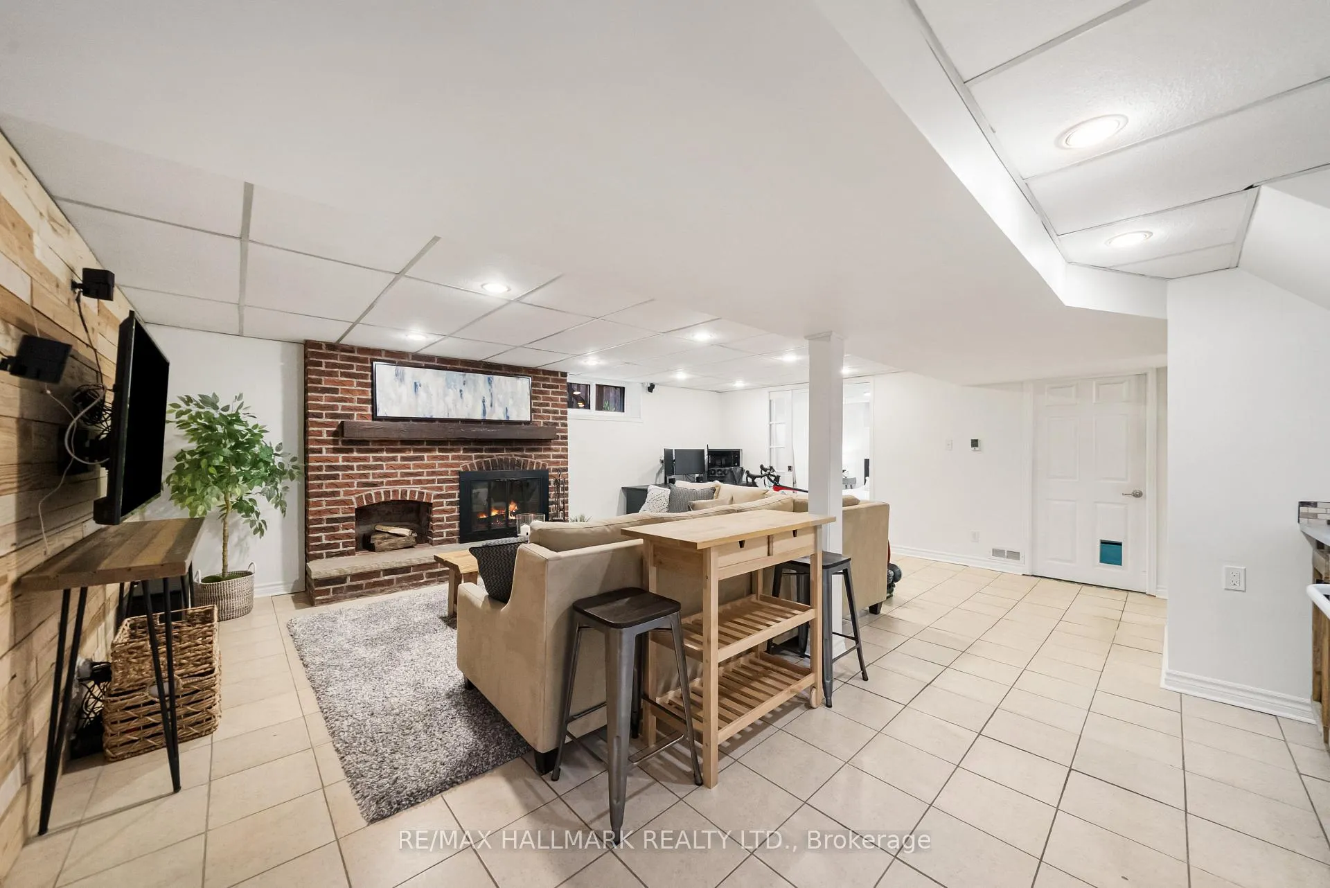 Photo 26 of 52 Richland Crescent, Etobicoke, Eringate-Centennial-West Deane — HOMEH