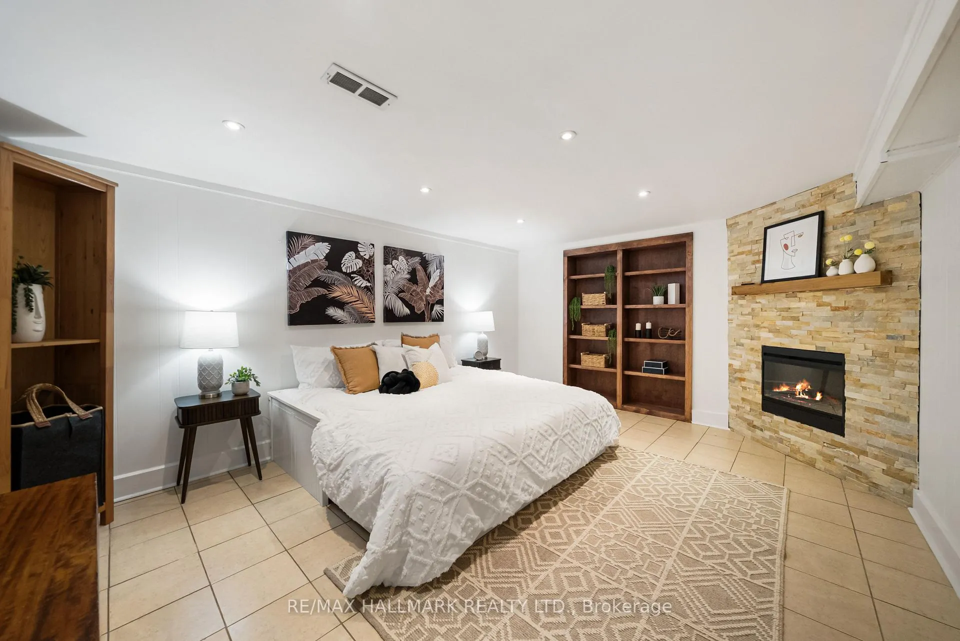 Photo 30 of 52 Richland Crescent, Etobicoke, Eringate-Centennial-West Deane — HOMEH