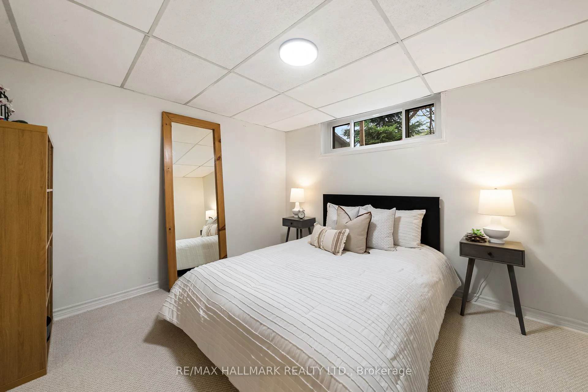 Photo 33 of 52 Richland Crescent, Etobicoke, Eringate-Centennial-West Deane — HOMEH