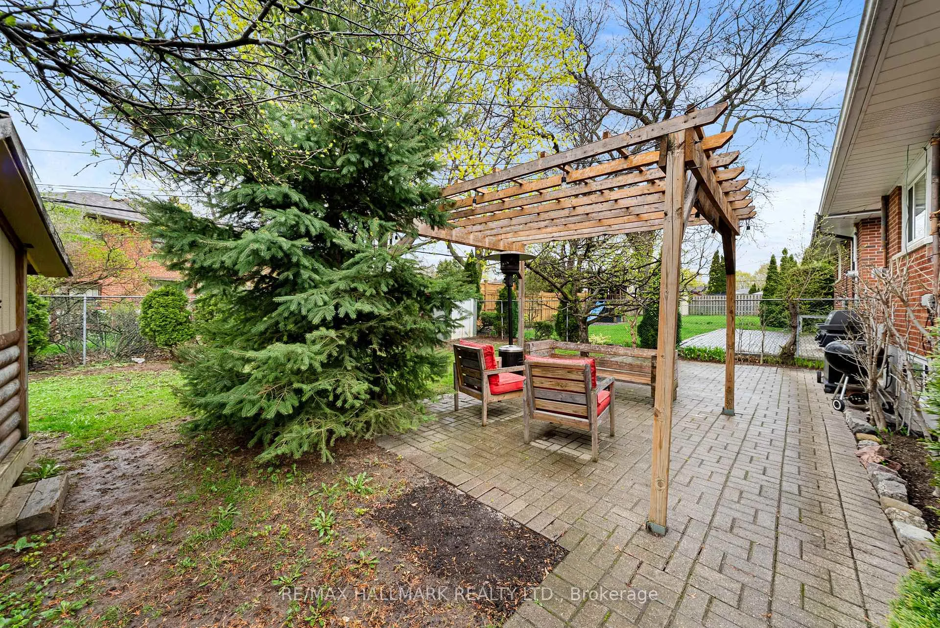 Photo 36 of 52 Richland Crescent, Etobicoke, Eringate-Centennial-West Deane — HOMEH