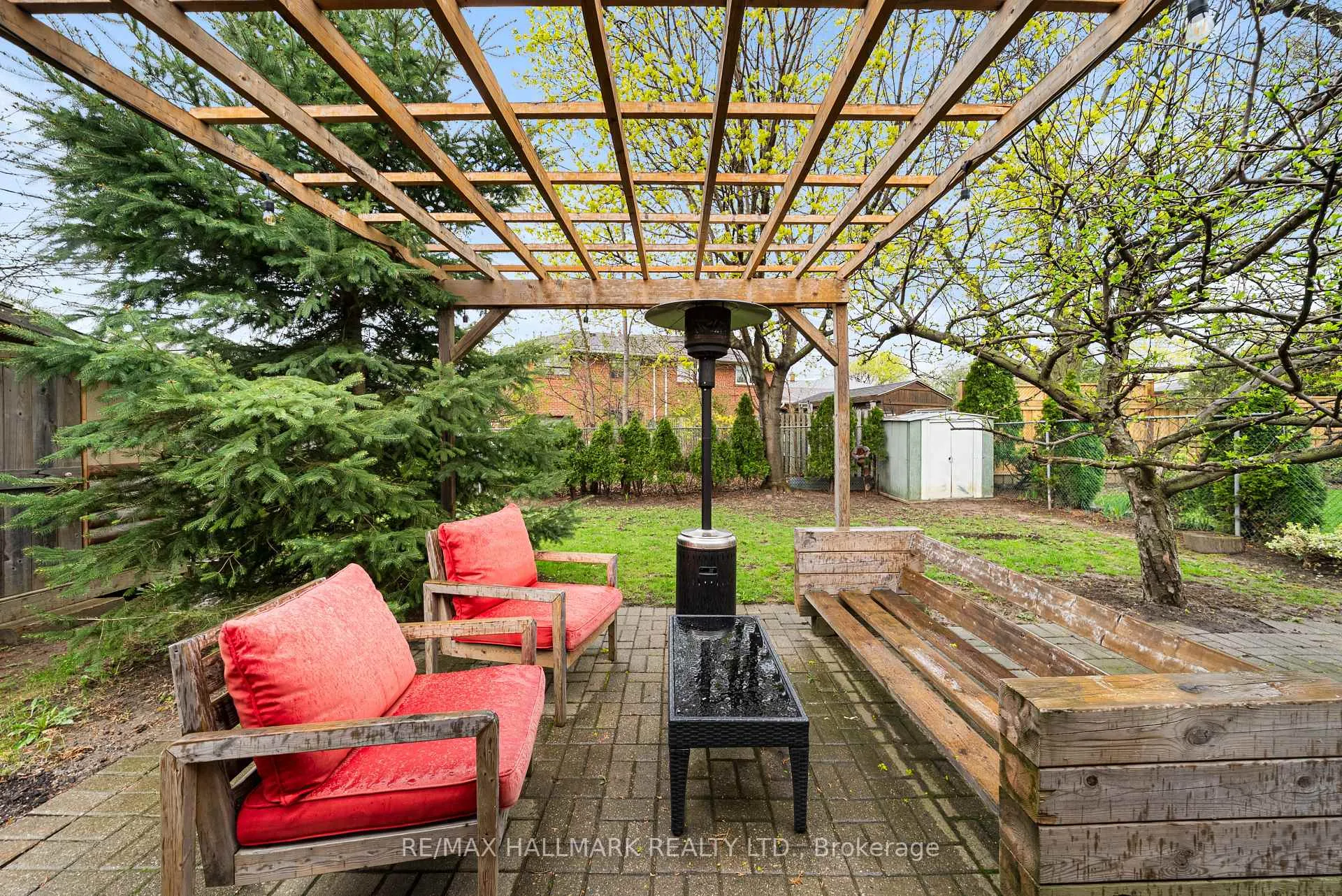 Photo 37 of 52 Richland Crescent, Etobicoke, Eringate-Centennial-West Deane — HOMEH
