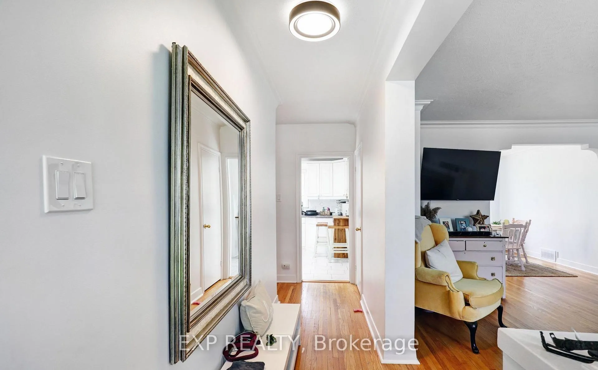 Photo 2 of 142 thompson Avenue, Etobicoke, Stonegate-Queensway — HOMEH