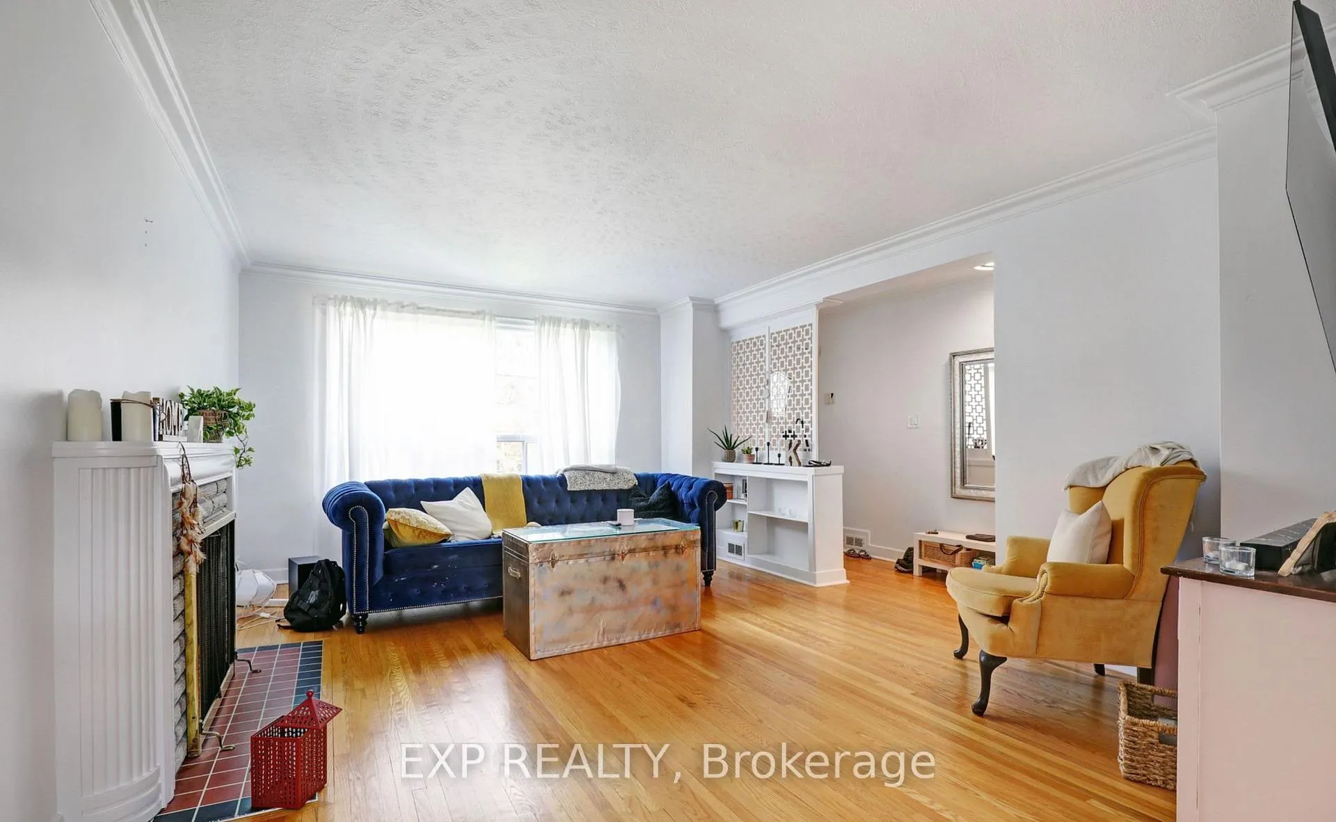 Photo 4 of 142 thompson Avenue, Etobicoke, Stonegate-Queensway — HOMEH