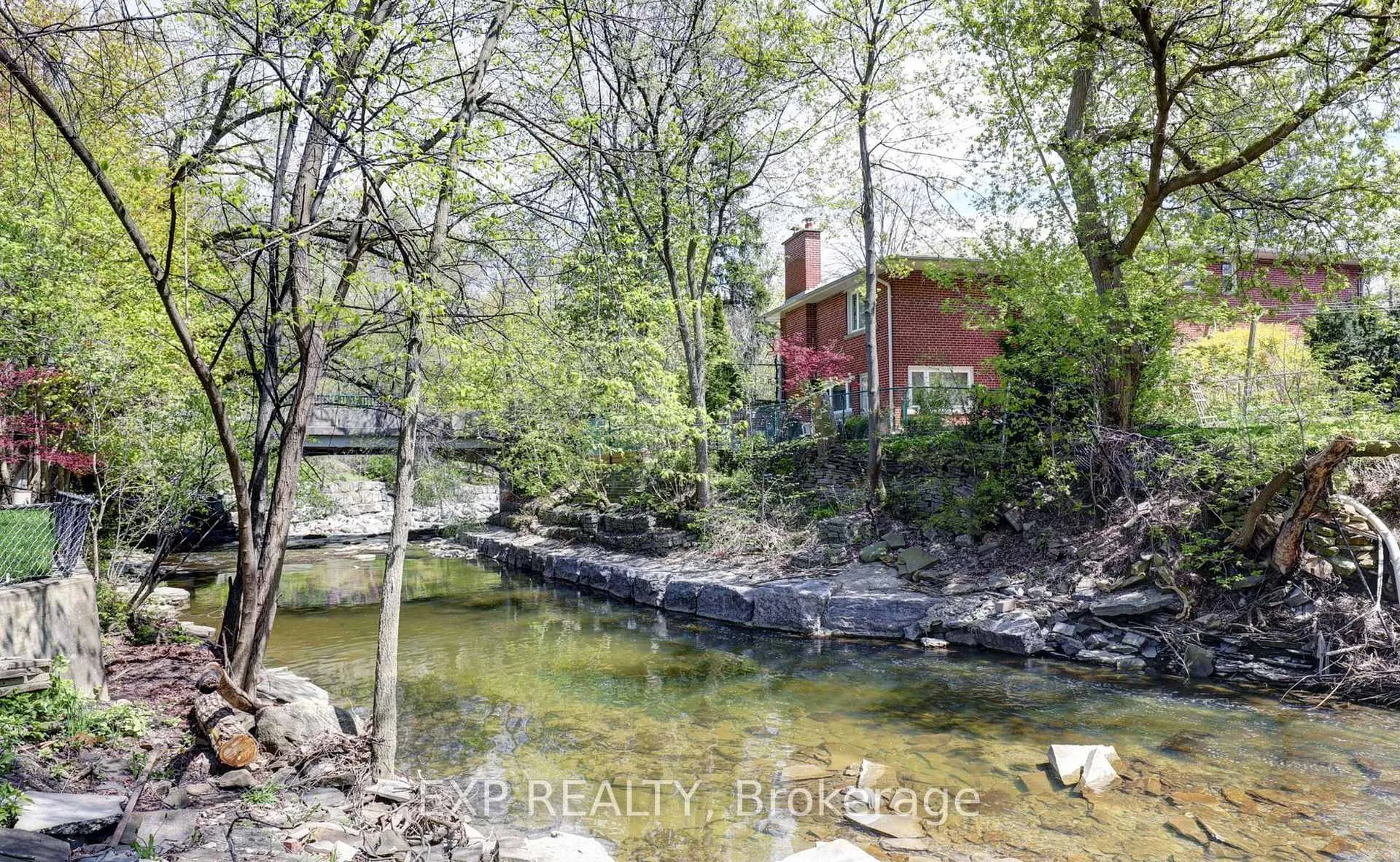 Photo 24 of 142 thompson Avenue, Etobicoke, Stonegate-Queensway — HOMEH