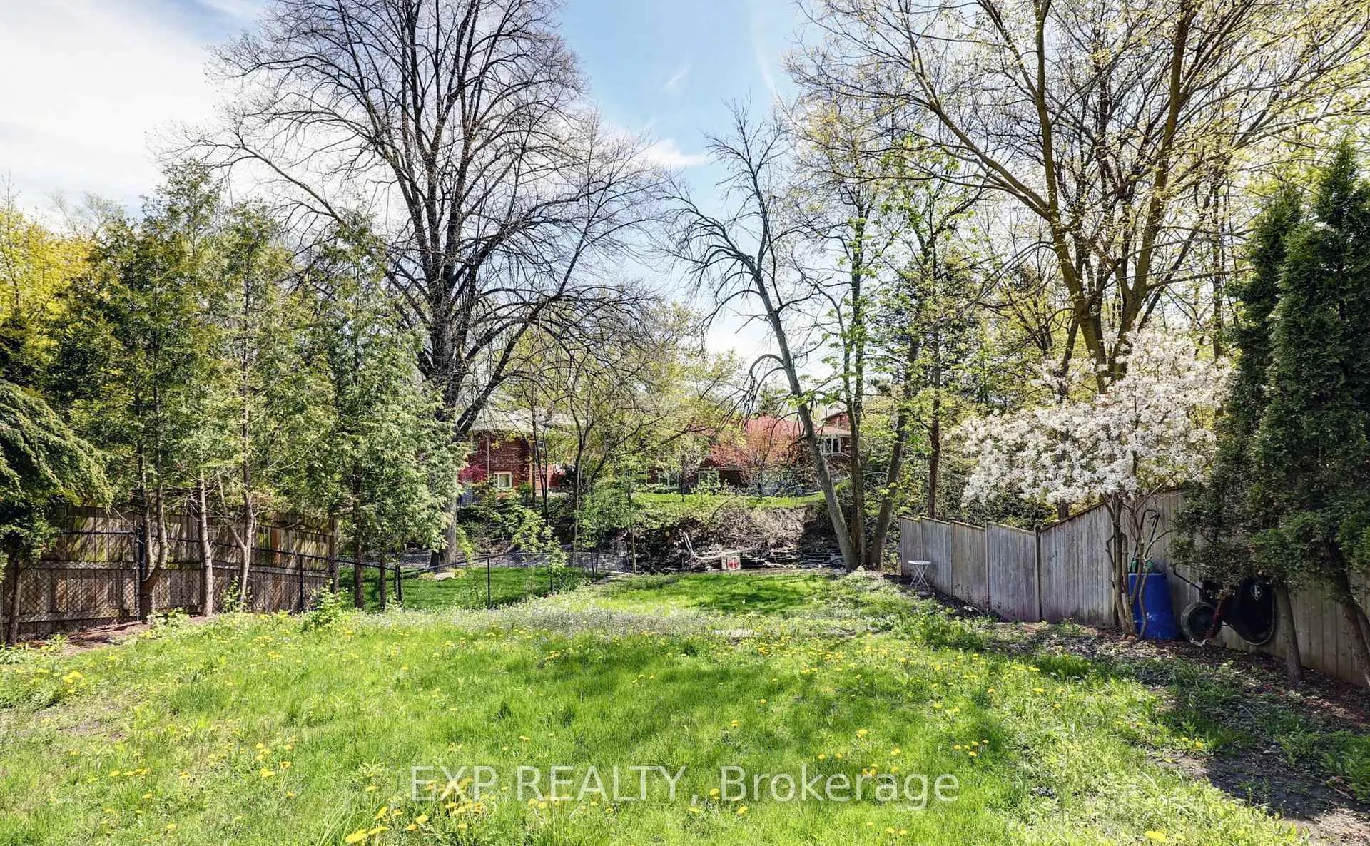 Photo 27 of 142 thompson Avenue, Etobicoke, Stonegate-Queensway — HOMEH