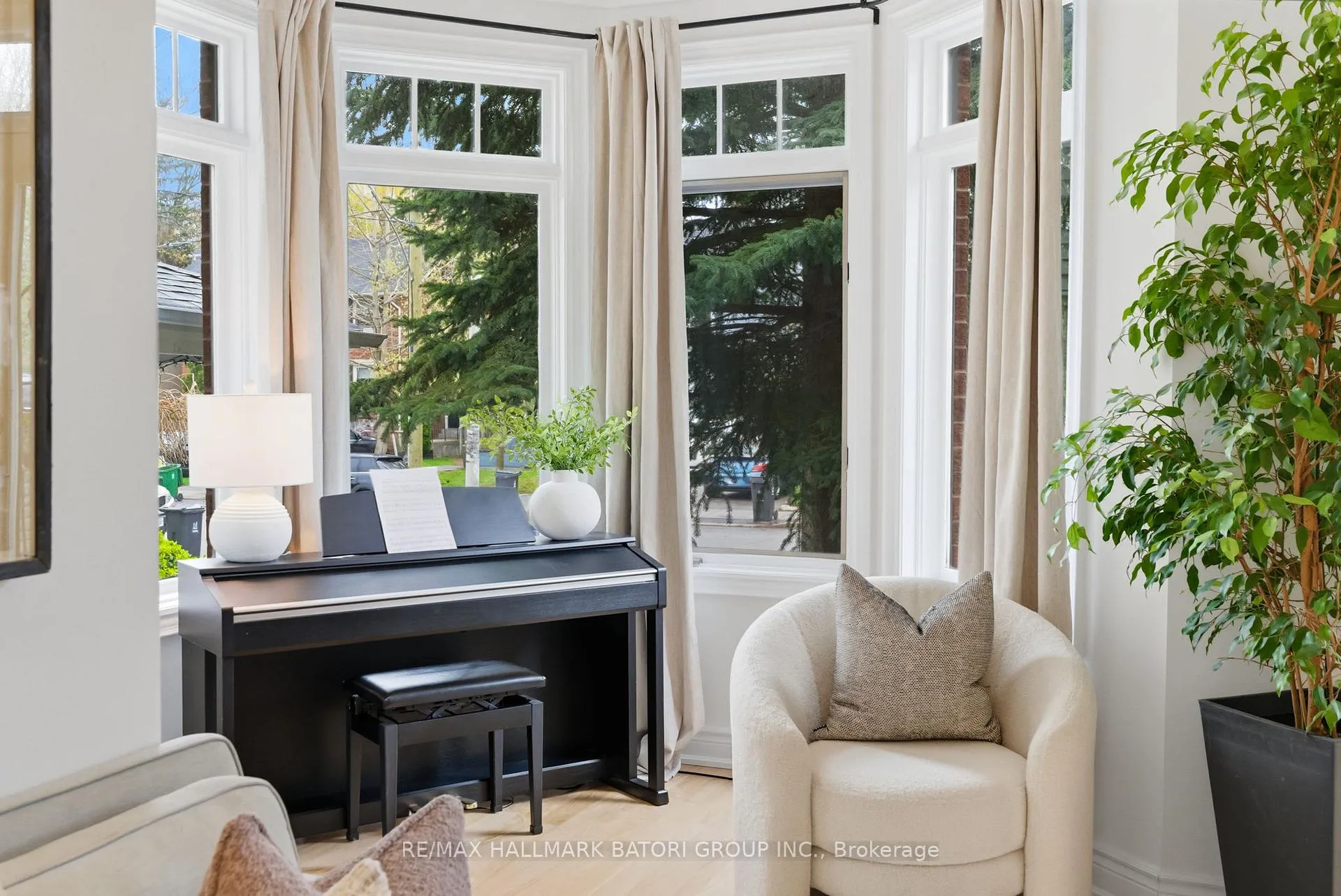 Photo 5 of 214 Ranleigh Avenue, Toronto, Lawrence Park North — HOMEH