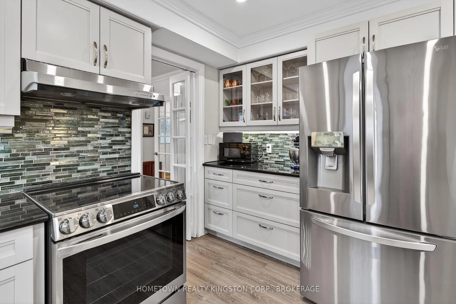Photo 7 of 927 Edinborough Crescent, Kingston, North of Taylor-Kidd Blvd — HOMEH