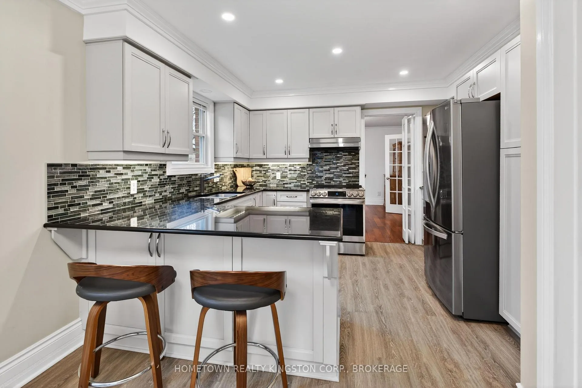 Photo 8 of 927 Edinborough Crescent, Kingston, North of Taylor-Kidd Blvd — HOMEH