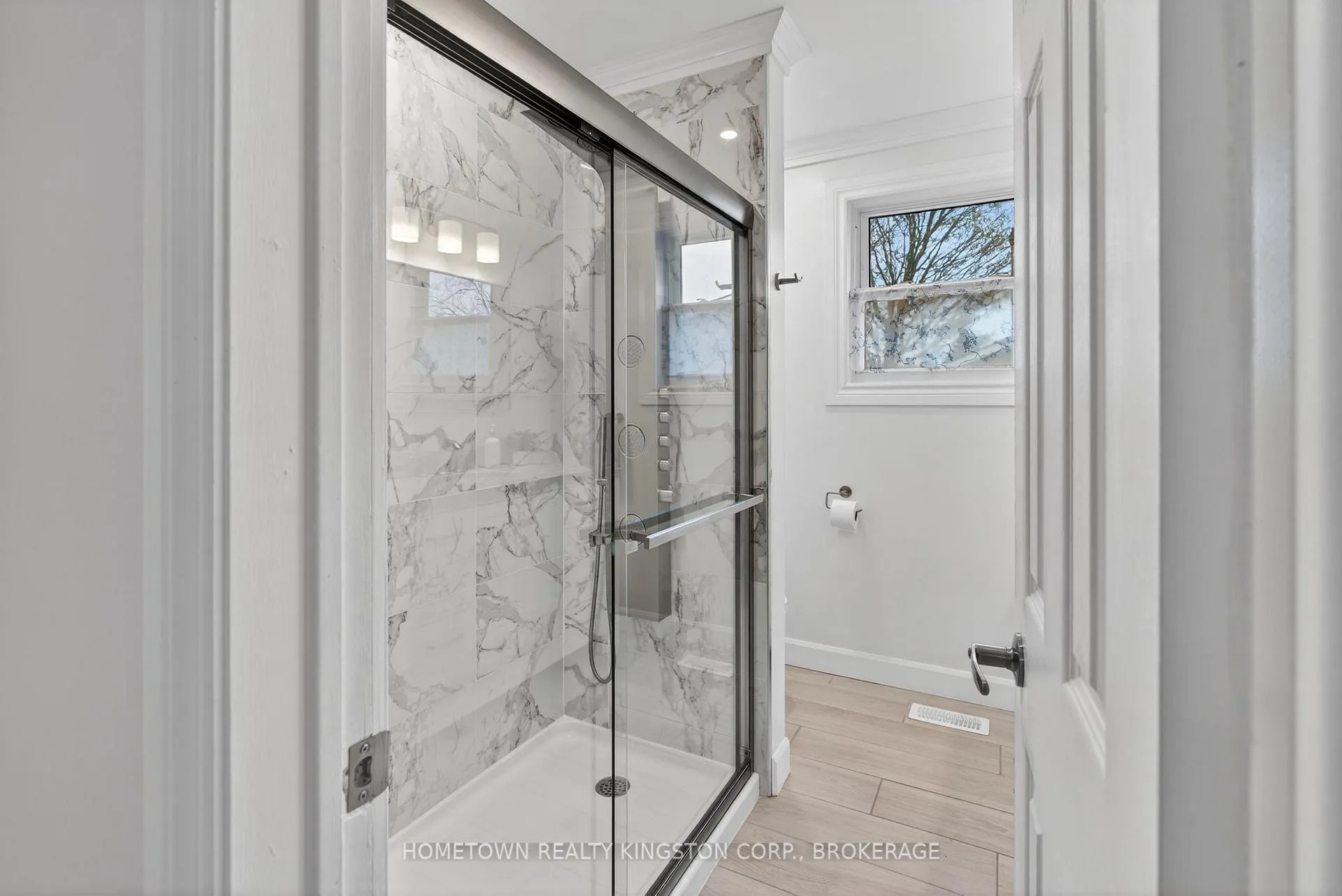 Photo 18 of 927 Edinborough Crescent, Kingston, North of Taylor-Kidd Blvd — HOMEH