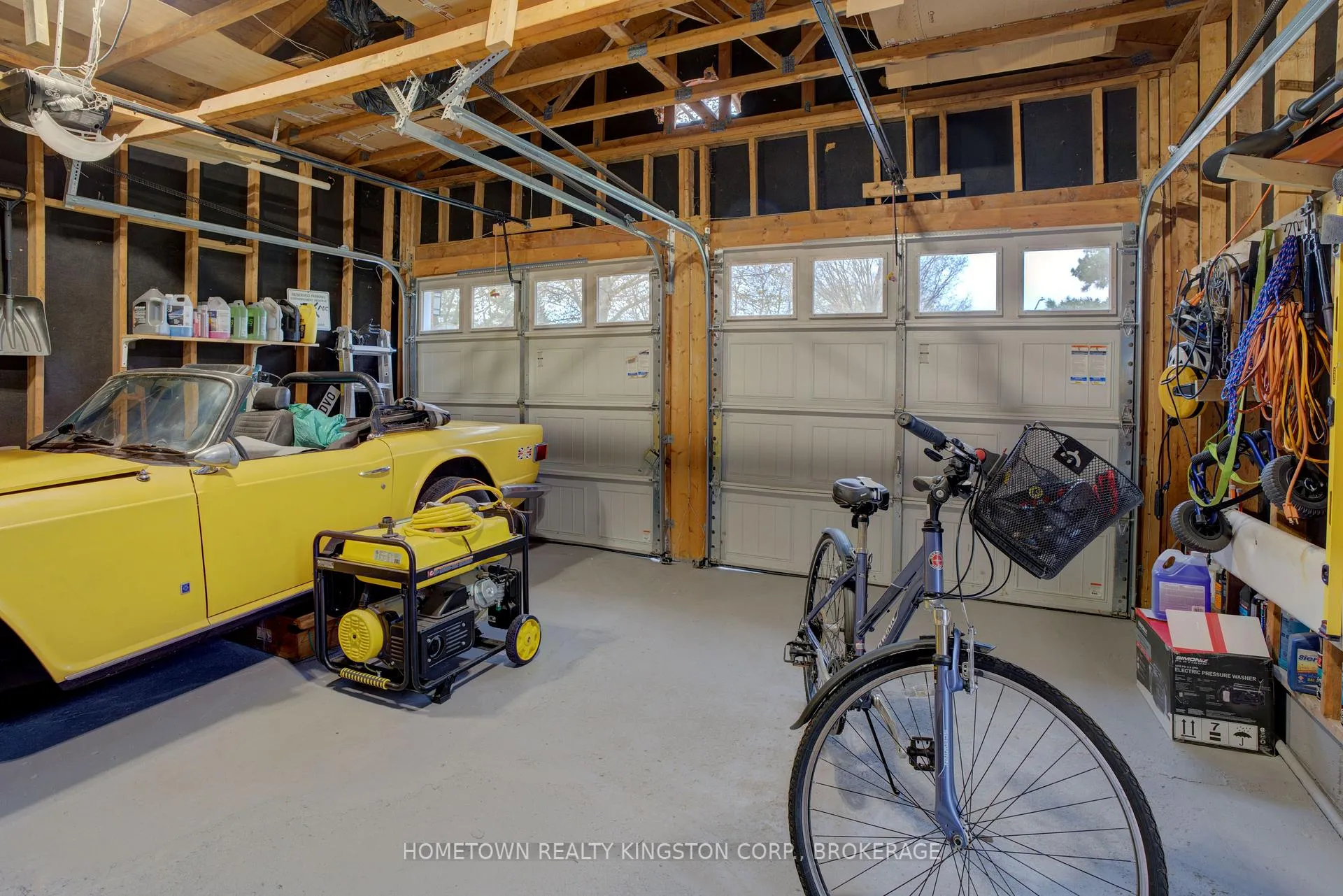 Photo 30 of 927 Edinborough Crescent, Kingston, North of Taylor-Kidd Blvd — HOMEH