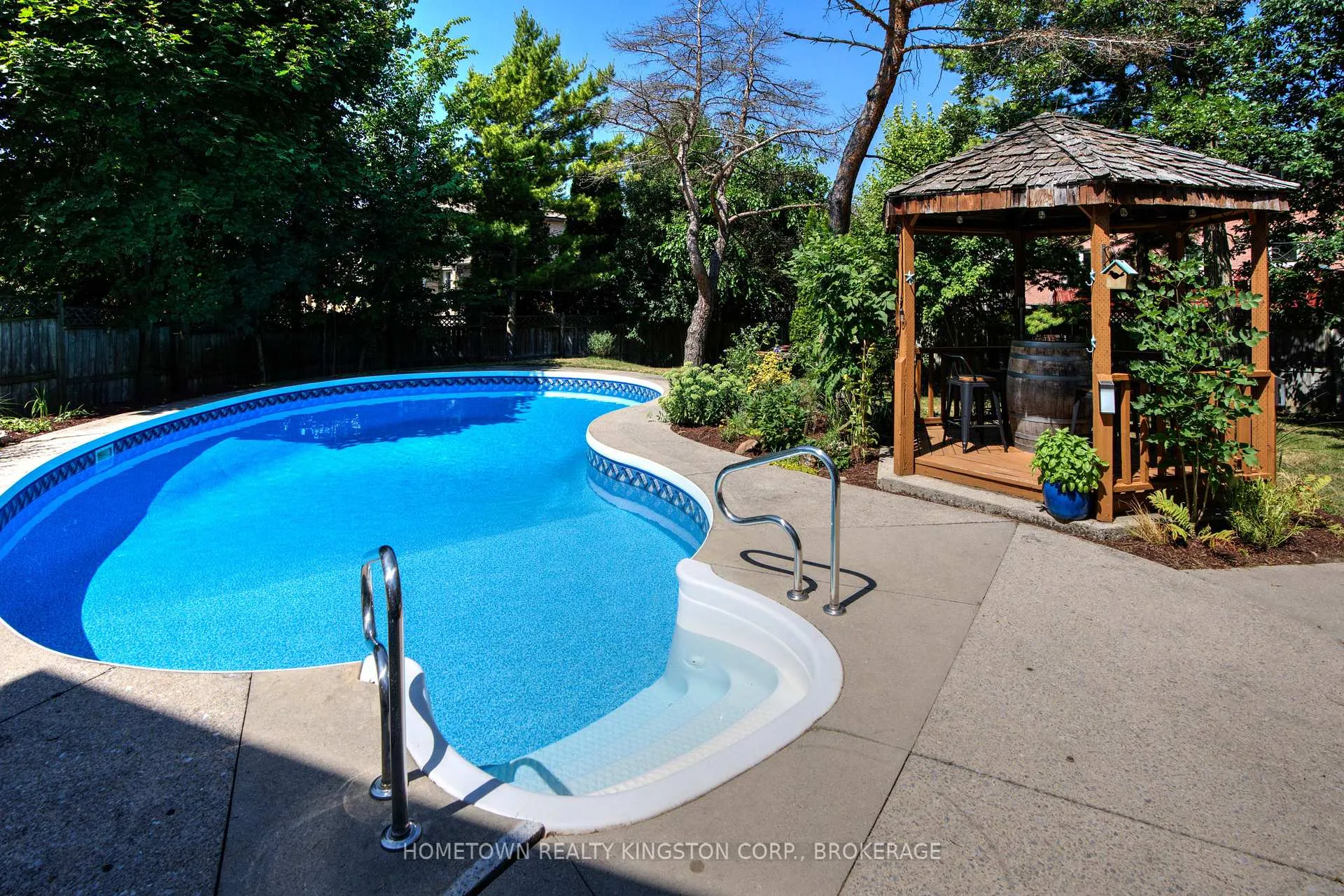 Photo 32 of 927 Edinborough Crescent, Kingston, North of Taylor-Kidd Blvd — HOMEH