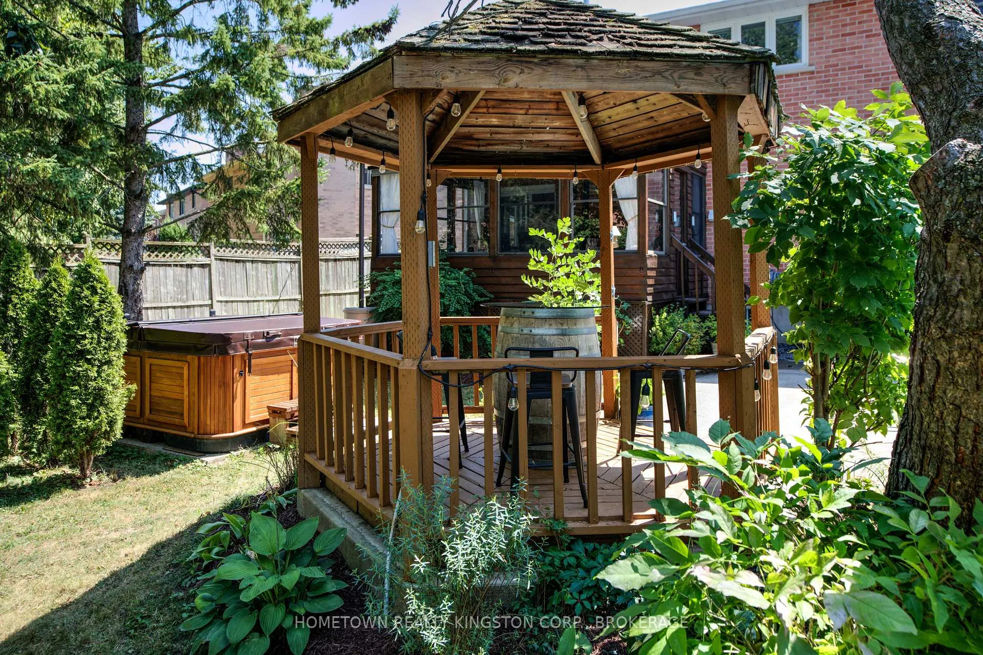 Photo 33 of 927 Edinborough Crescent, Kingston, North of Taylor-Kidd Blvd — HOMEH
