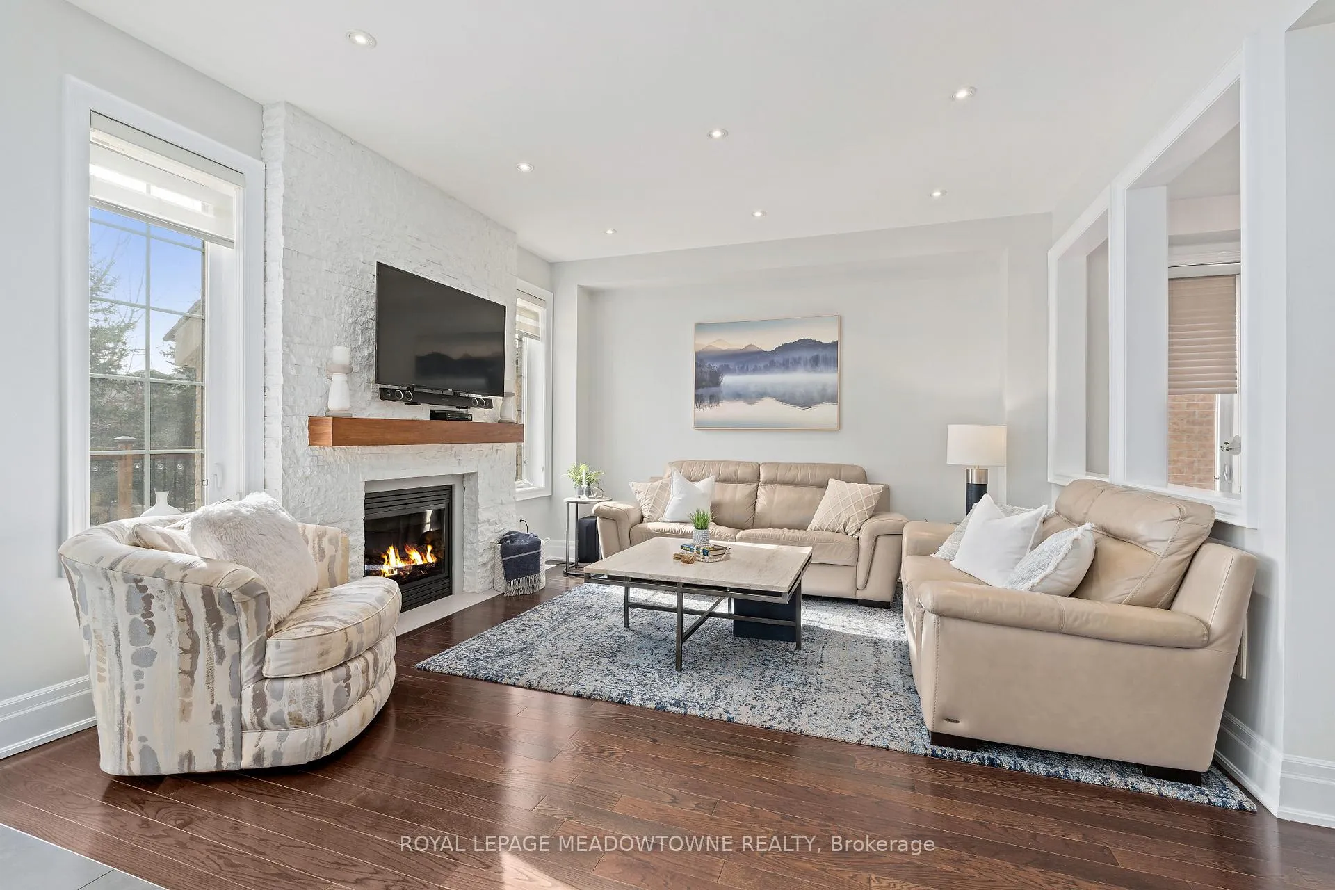 Photo 13 of 10 Silver Pond Drive, Halton Hills, Georgetown — HOMEH