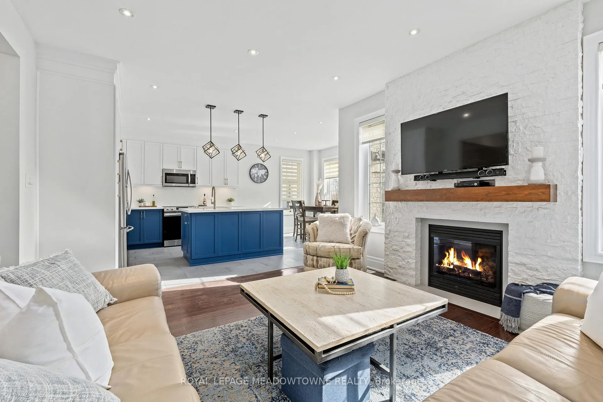 Photo 14 of 10 Silver Pond Drive, Halton Hills, Georgetown — HOMEH