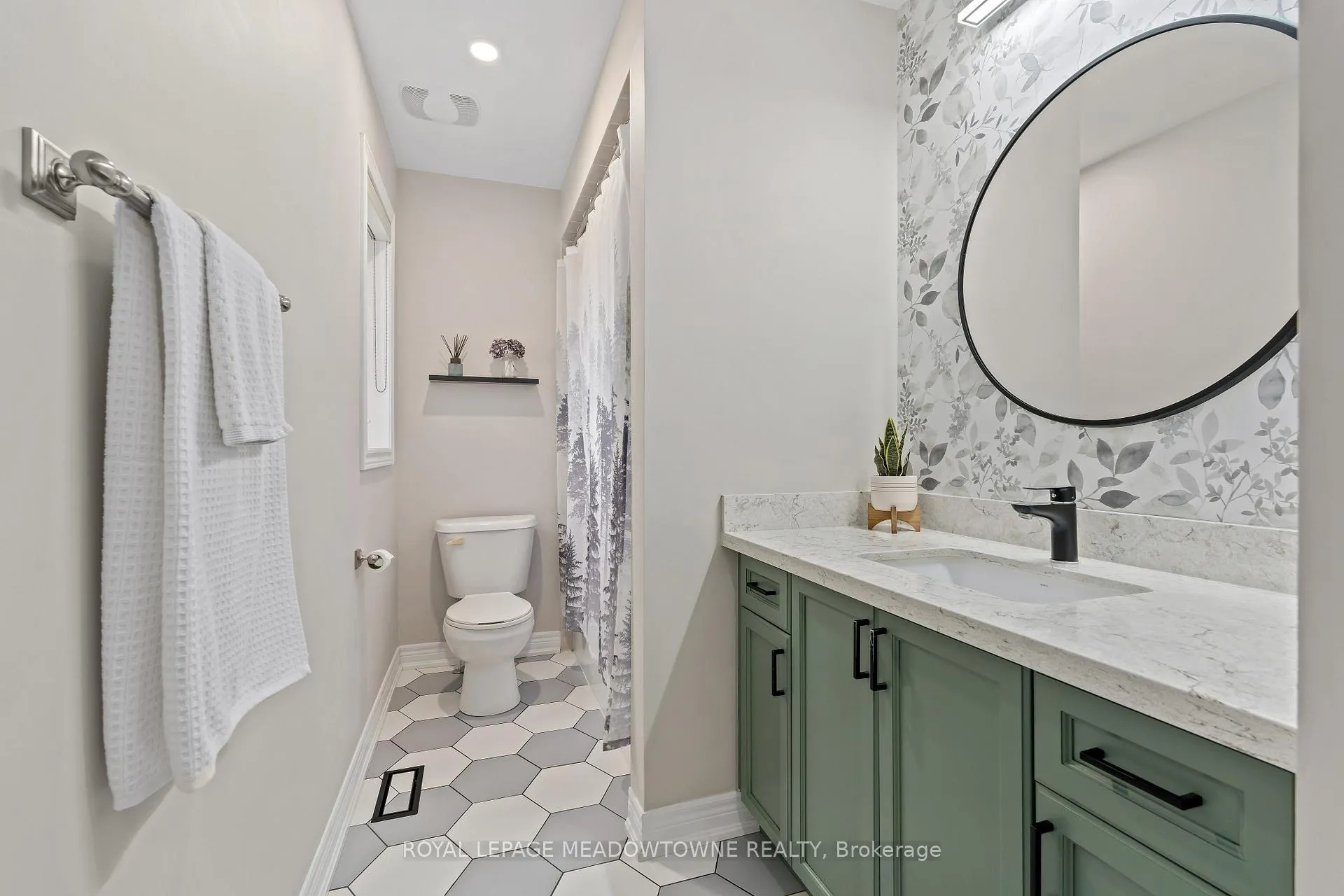 Photo 30 of 10 Silver Pond Drive, Halton Hills, Georgetown — HOMEH