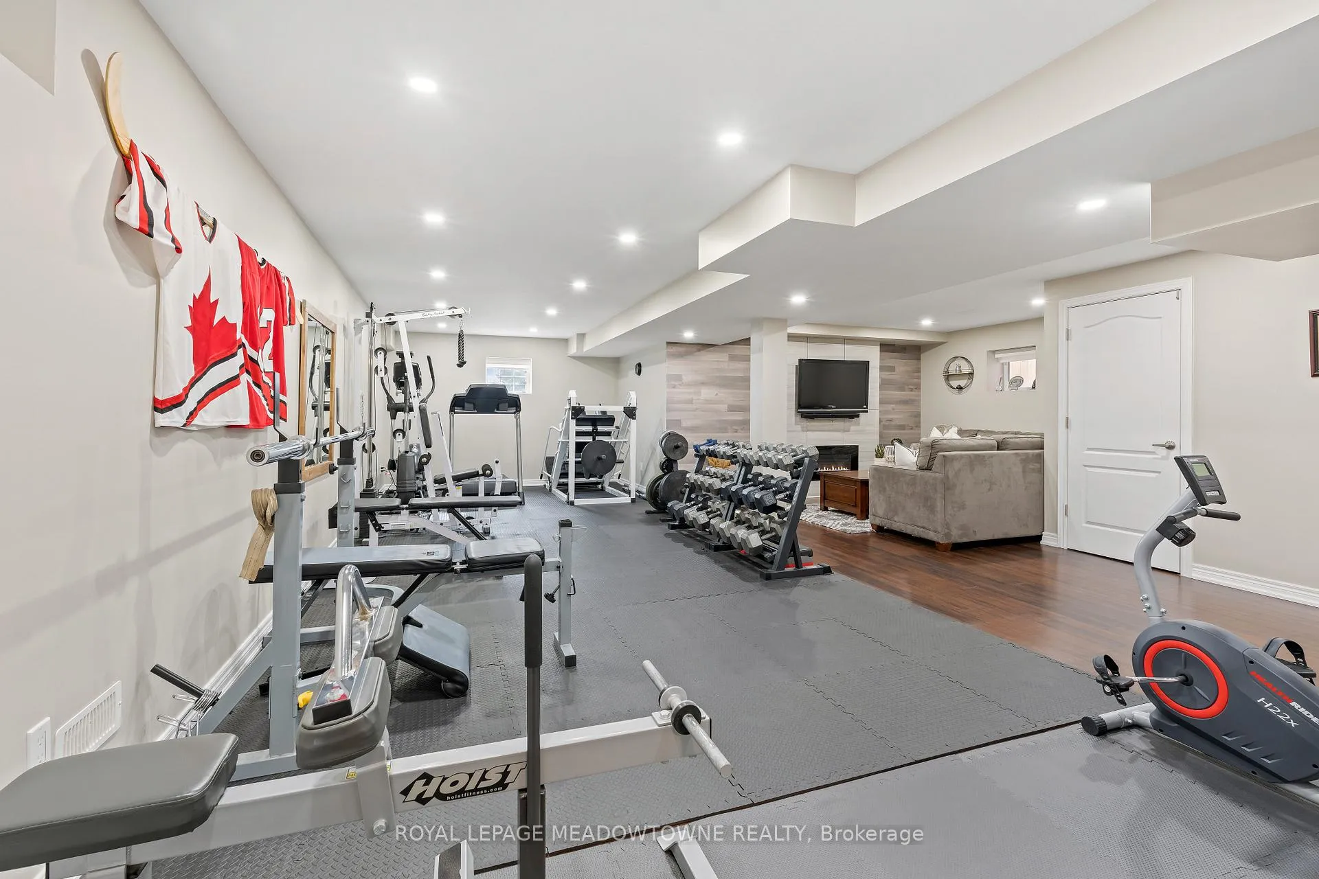Photo 32 of 10 Silver Pond Drive, Halton Hills, Georgetown — HOMEH