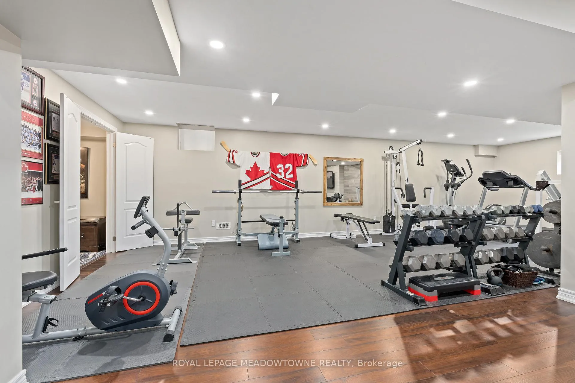 Photo 33 of 10 Silver Pond Drive, Halton Hills, Georgetown — HOMEH