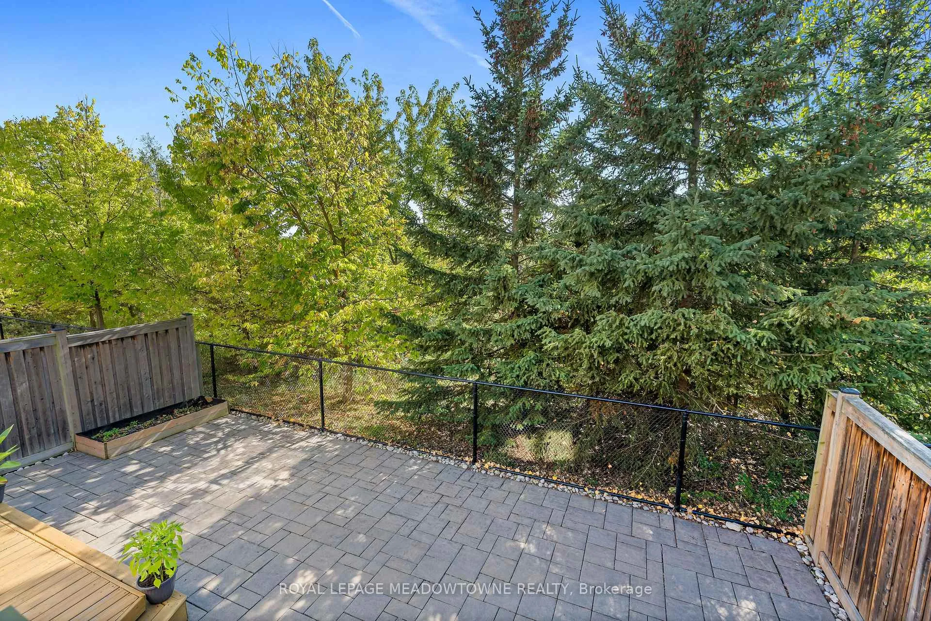 Photo 40 of 10 Silver Pond Drive, Halton Hills, Georgetown — HOMEH