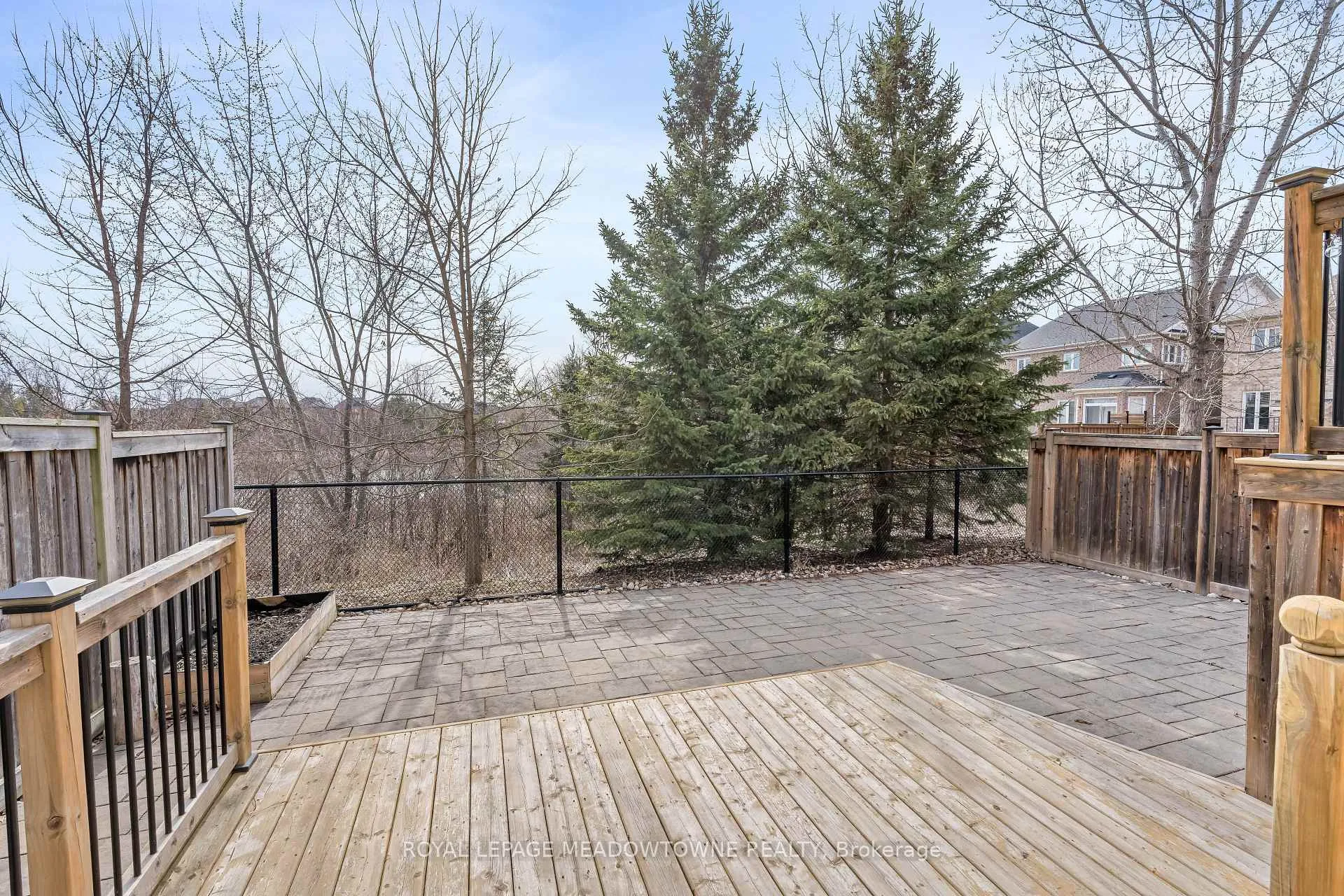 Photo 44 of 10 Silver Pond Drive, Halton Hills, Georgetown — HOMEH