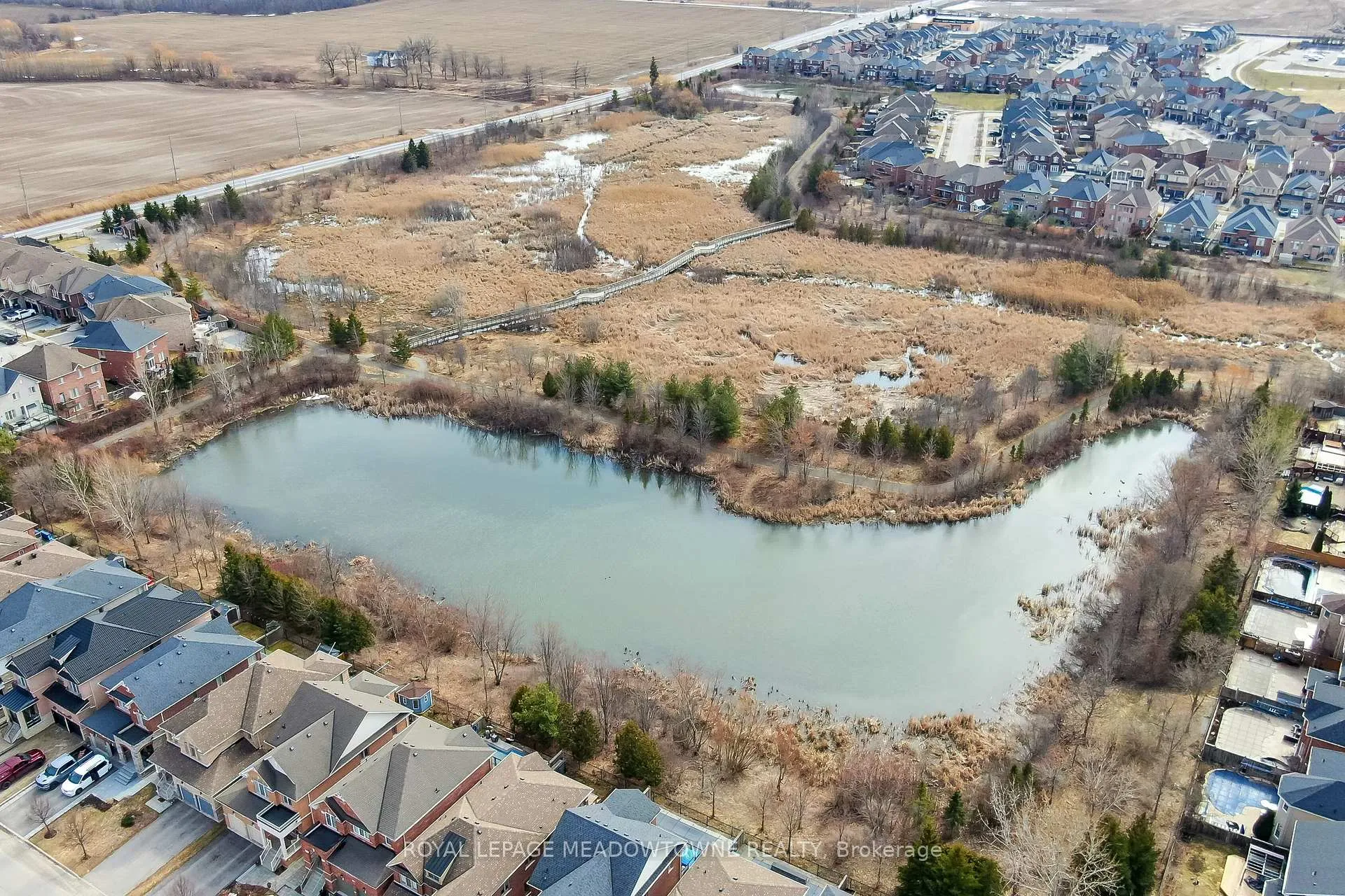 Photo 47 of 10 Silver Pond Drive, Halton Hills, Georgetown — HOMEH