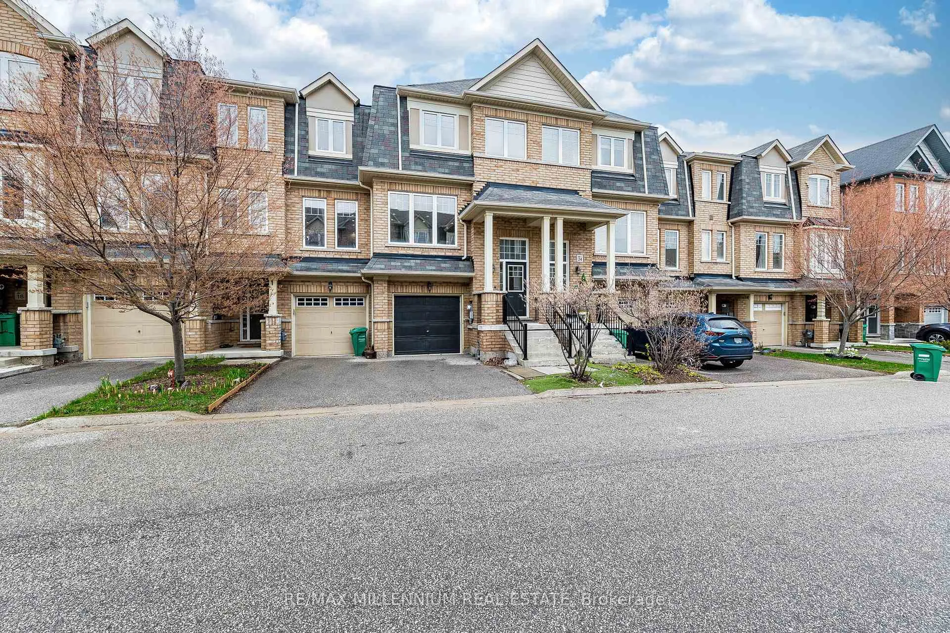 Photo 1 of 22 Magdalene Crescent, Brampton, Heart Lake — HOMEH