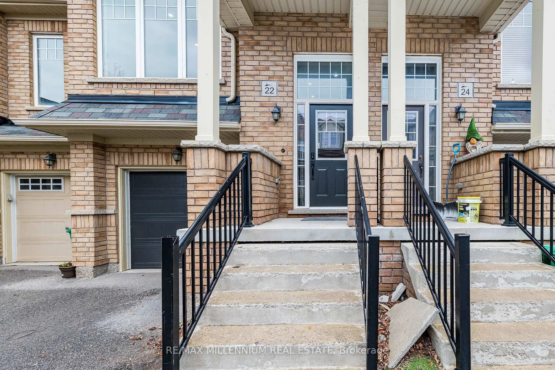 Photo 5 of 22 Magdalene Crescent, Brampton, Heart Lake — HOMEH