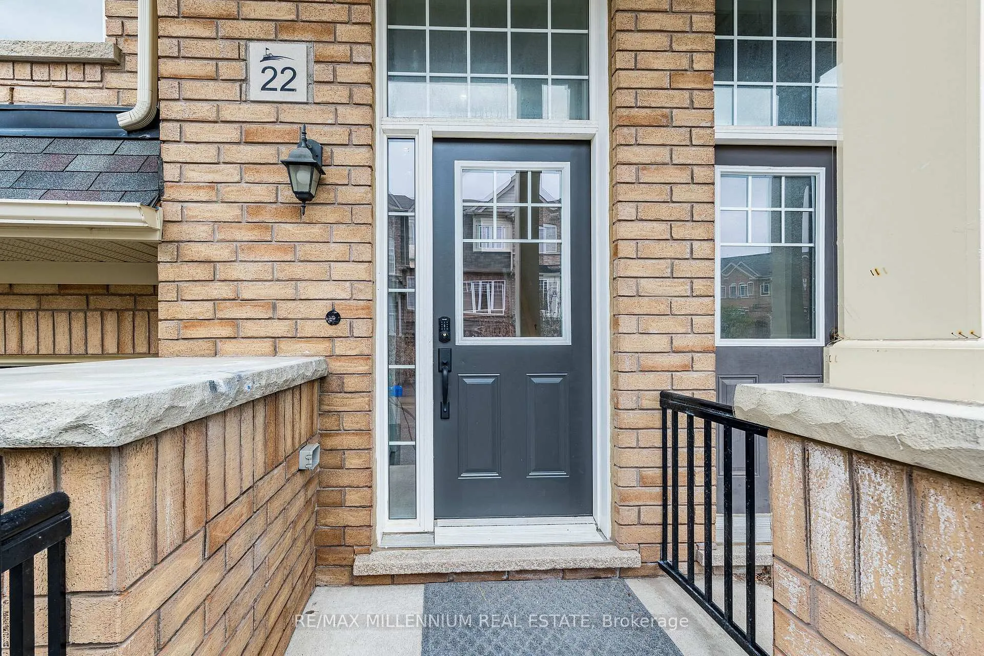 Photo 6 of 22 Magdalene Crescent, Brampton, Heart Lake — HOMEH