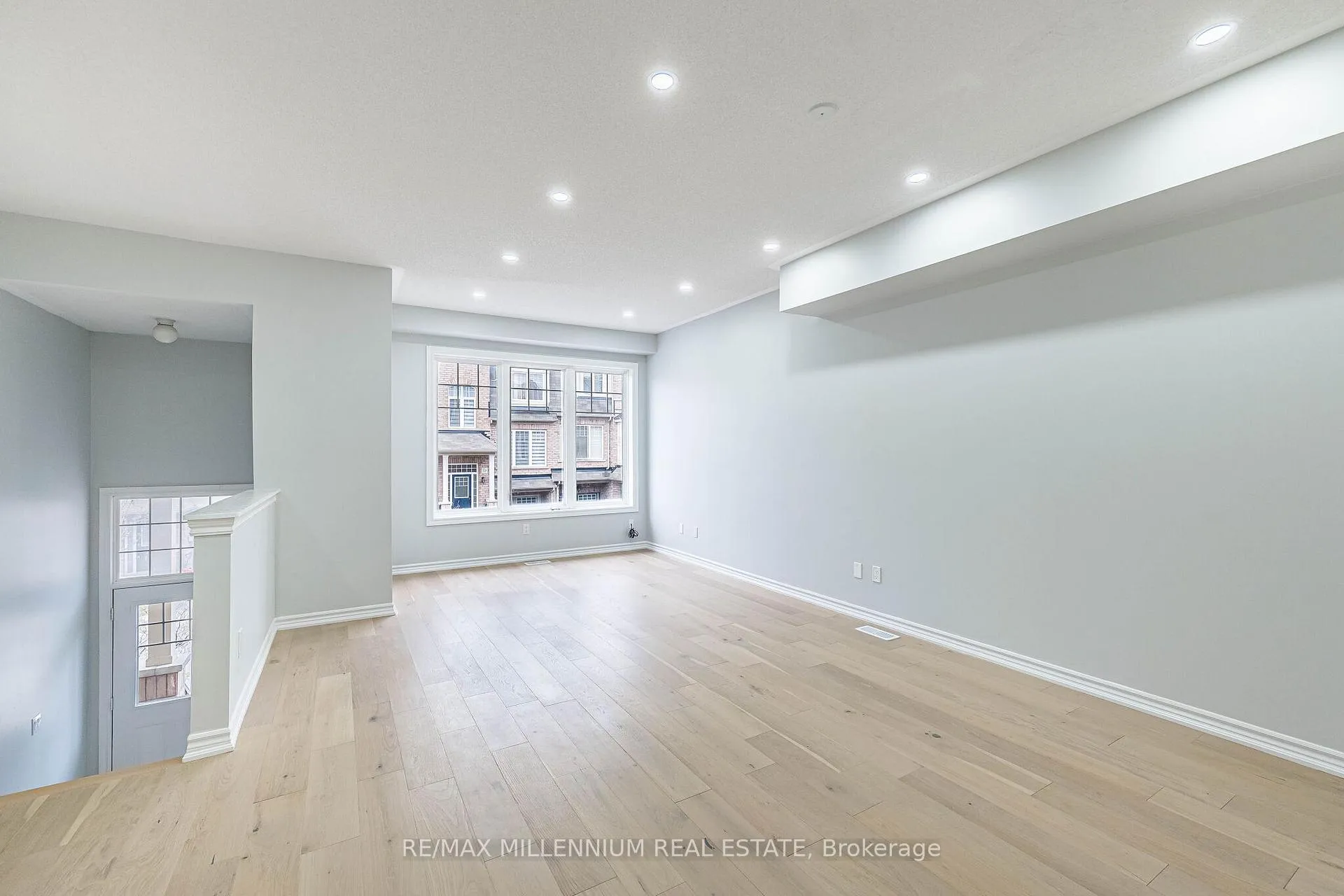 Photo 10 of 22 Magdalene Crescent, Brampton, Heart Lake — HOMEH