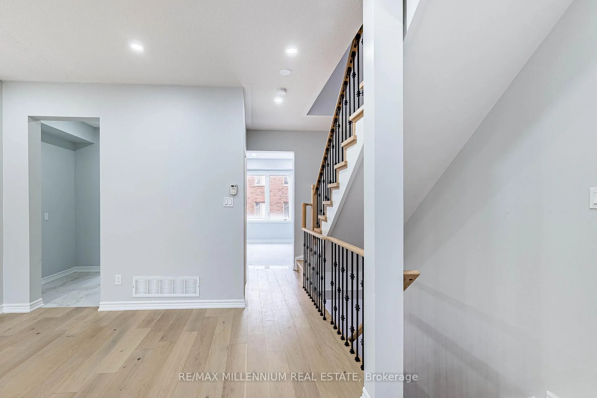 Photo 14 of 22 Magdalene Crescent, Brampton, Heart Lake — HOMEH