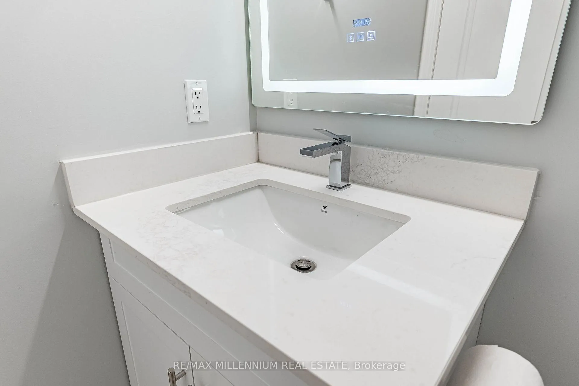 Photo 18 of 22 Magdalene Crescent, Brampton, Heart Lake — HOMEH