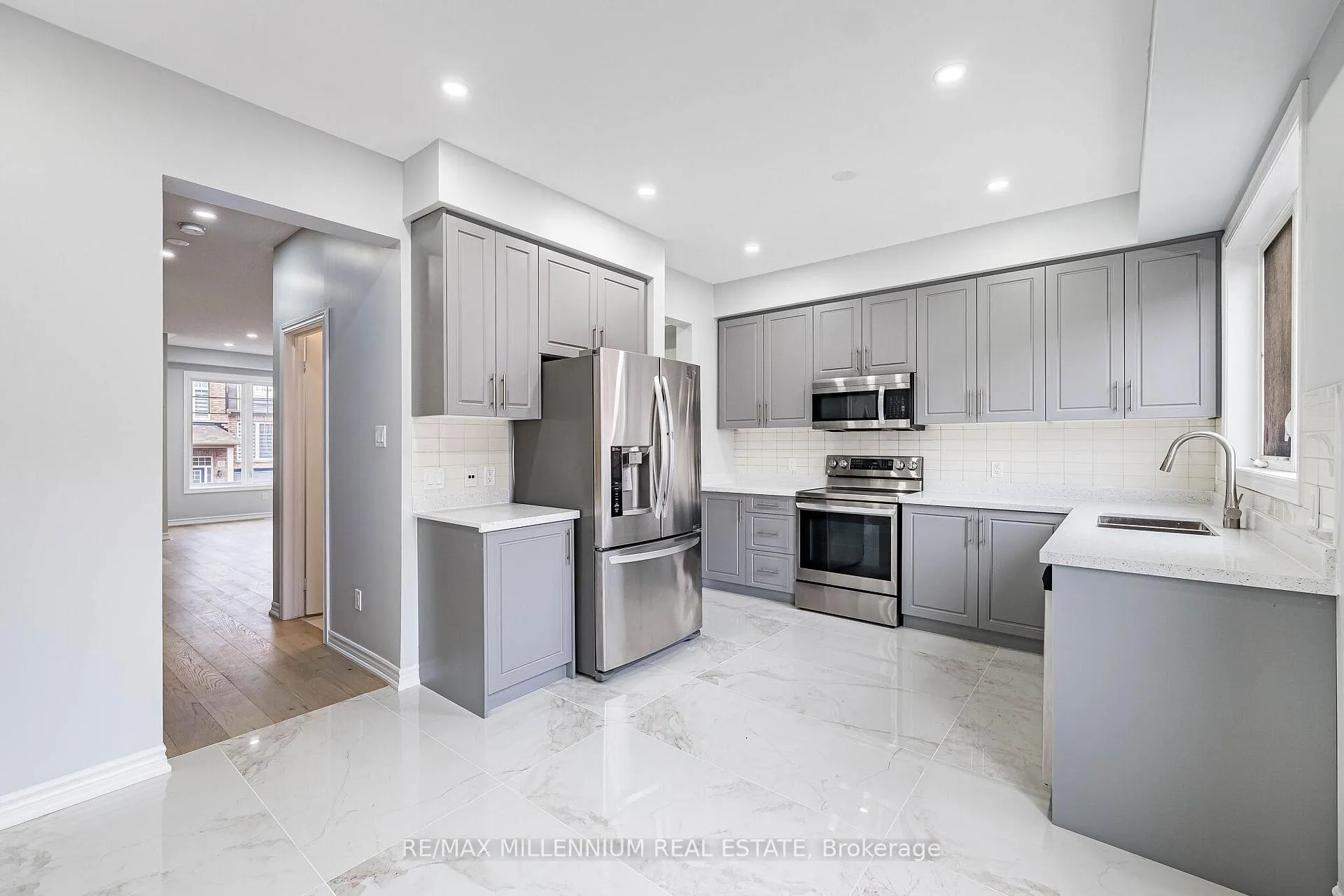 Photo 20 of 22 Magdalene Crescent, Brampton, Heart Lake — HOMEH