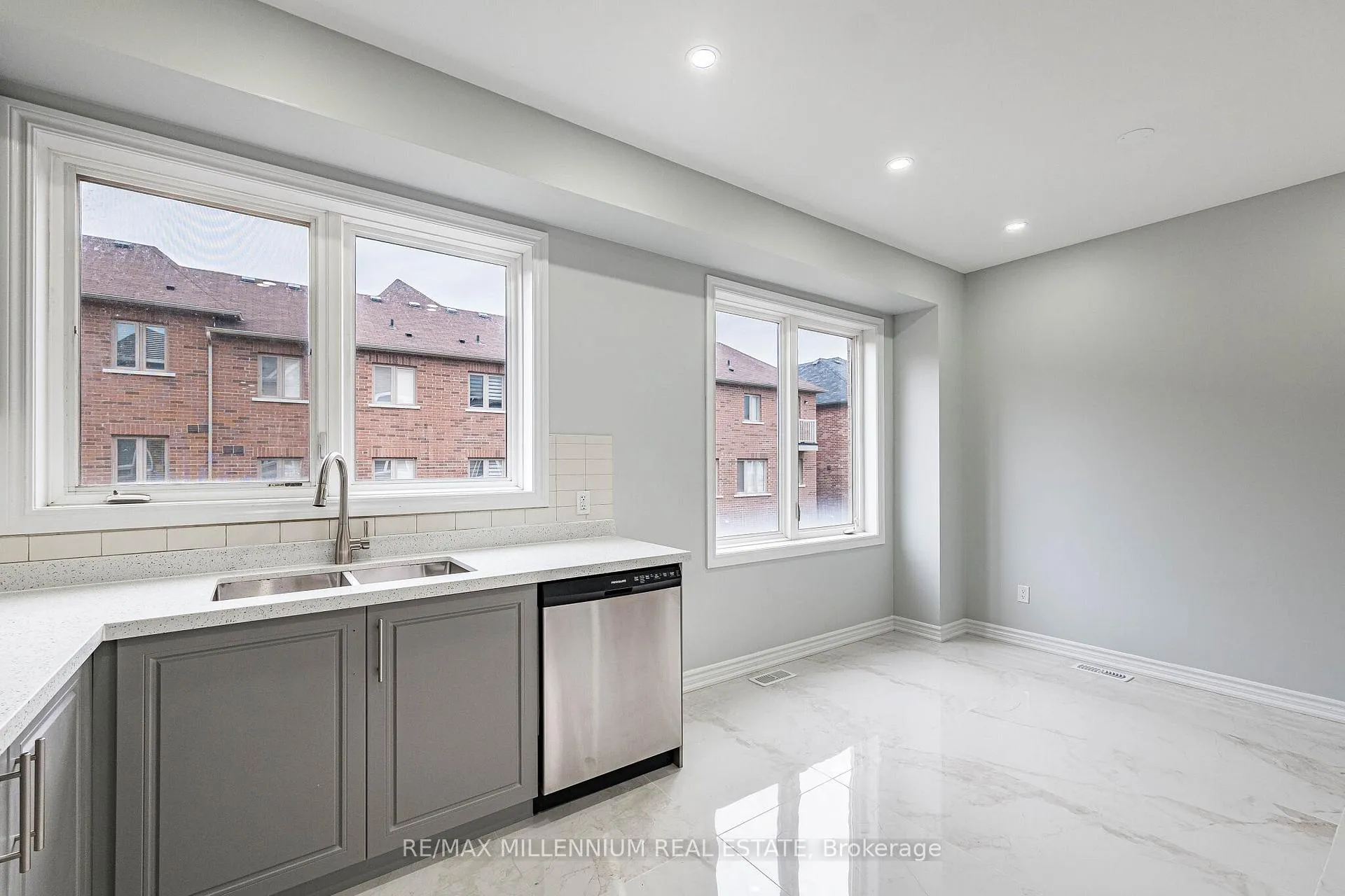 Photo 27 of 22 Magdalene Crescent, Brampton, Heart Lake — HOMEH