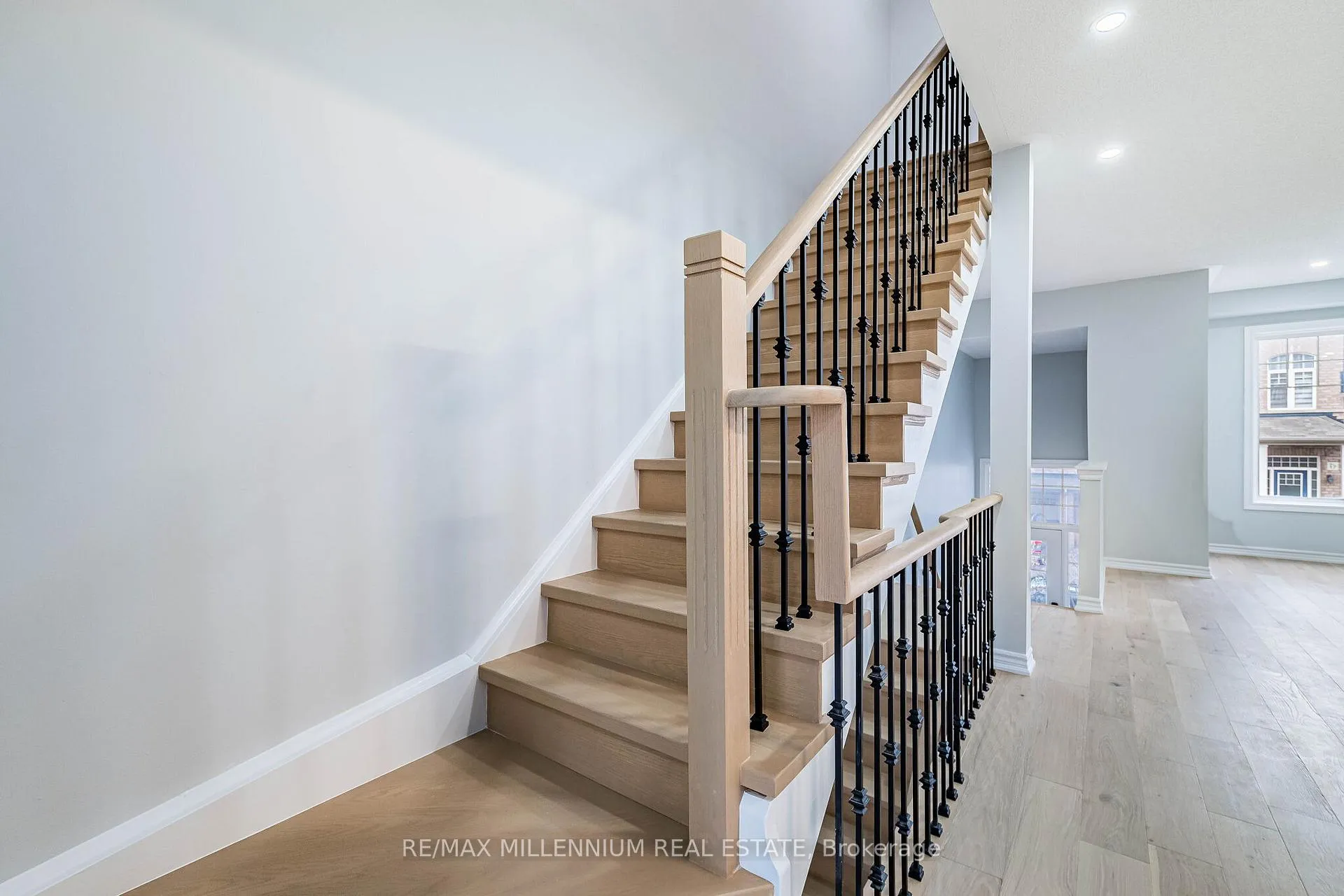 Photo 29 of 22 Magdalene Crescent, Brampton, Heart Lake — HOMEH