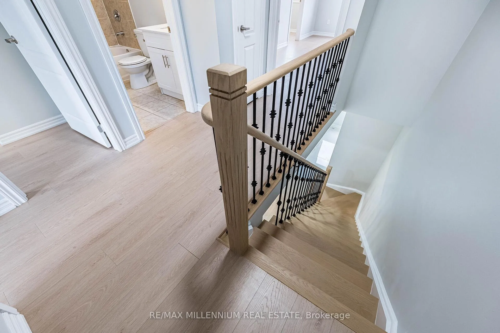 Photo 31 of 22 Magdalene Crescent, Brampton, Heart Lake — HOMEH