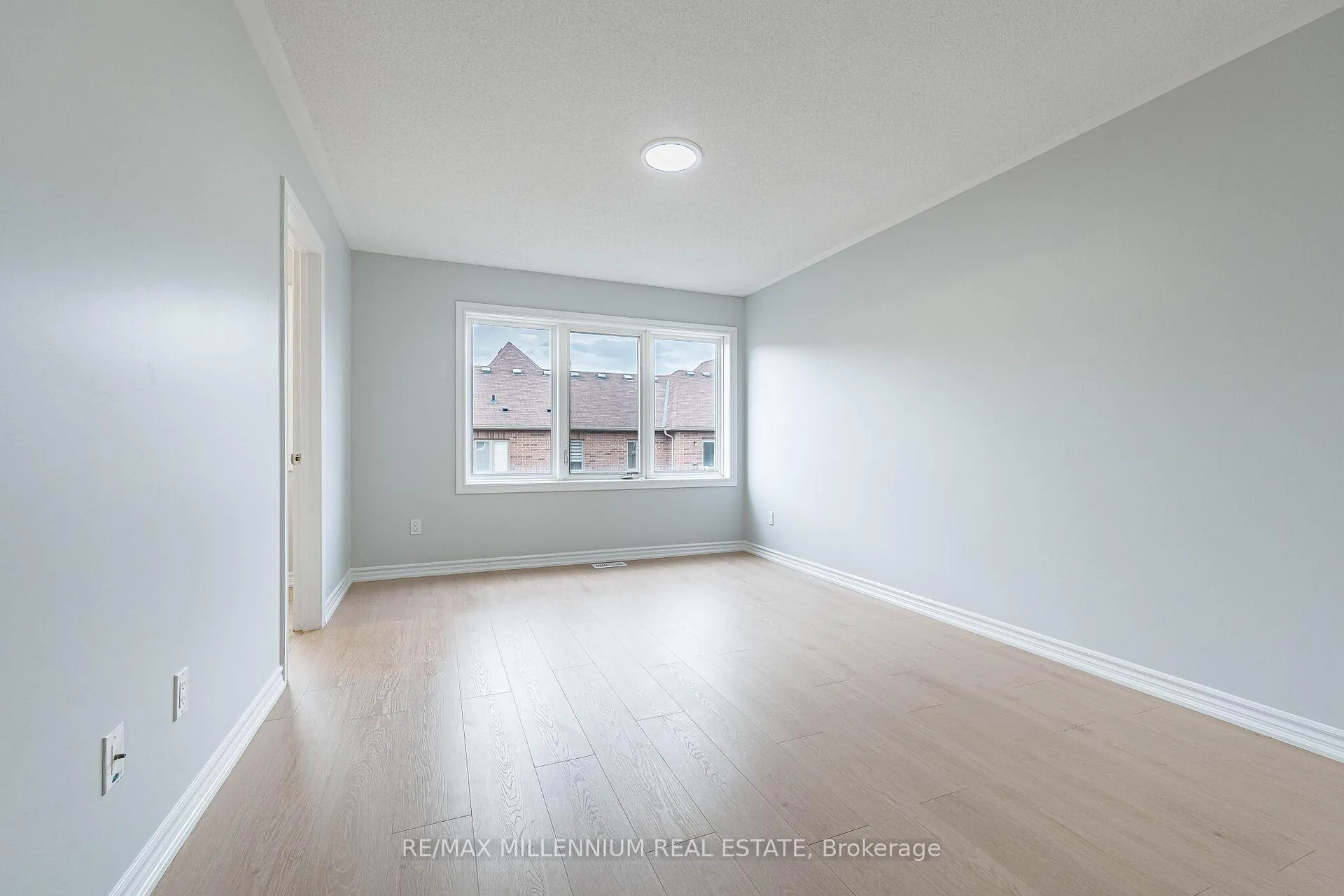 Photo 33 of 22 Magdalene Crescent, Brampton, Heart Lake — HOMEH