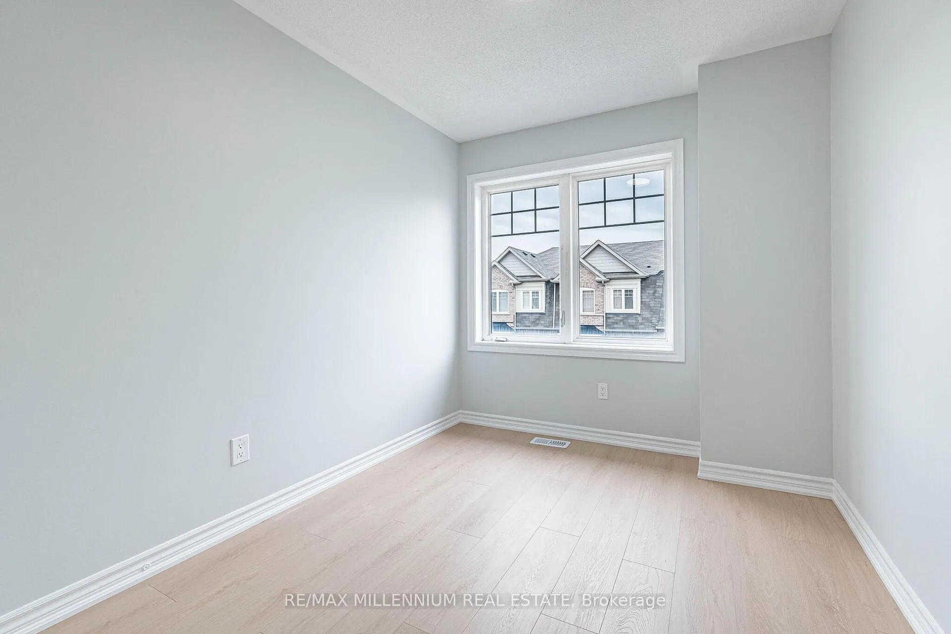 Photo 41 of 22 Magdalene Crescent, Brampton, Heart Lake — HOMEH