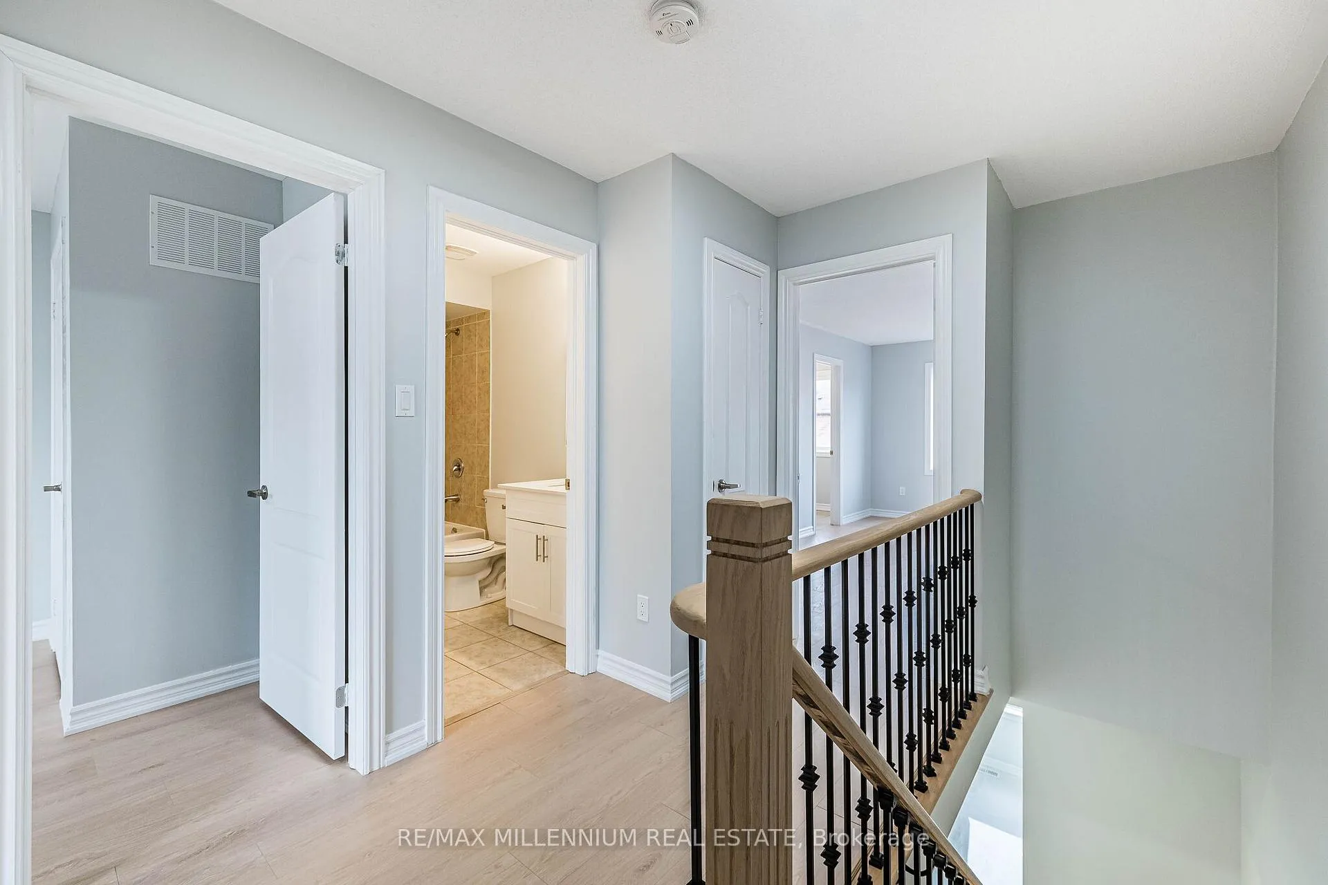 Photo 50 of 22 Magdalene Crescent, Brampton, Heart Lake — HOMEH