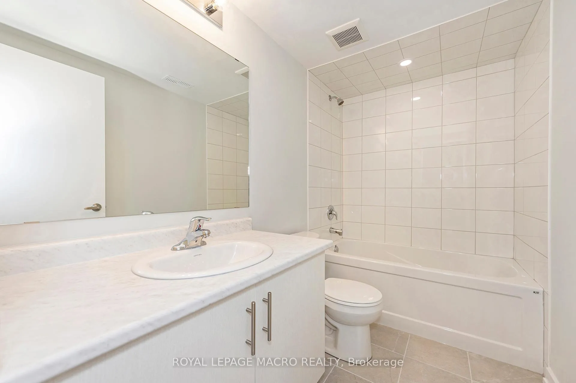 Photo 5 of 2 Winters Crescent, Collingwood — HOMEH