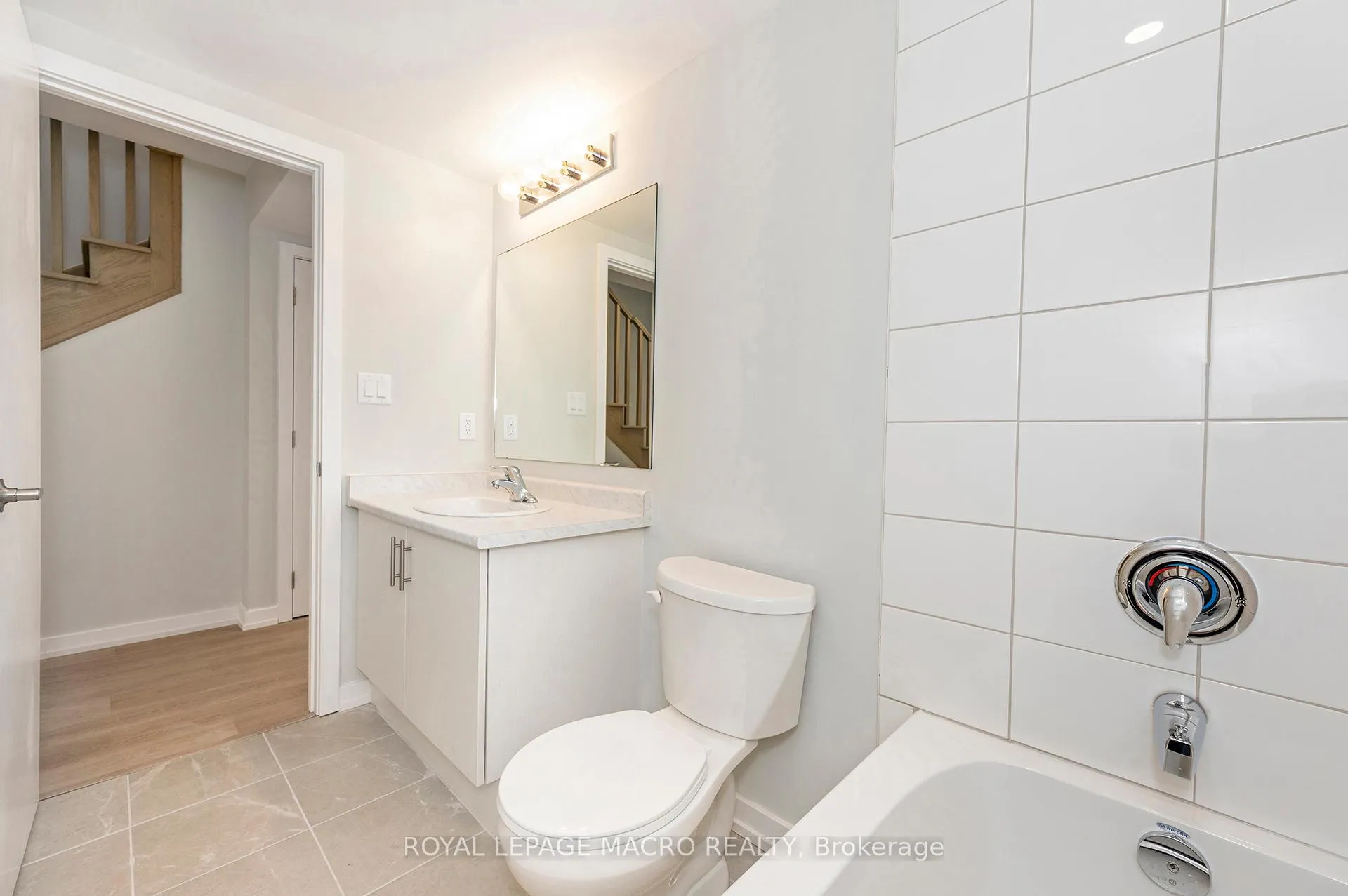 Photo 6 of 2 Winters Crescent, Collingwood — HOMEH