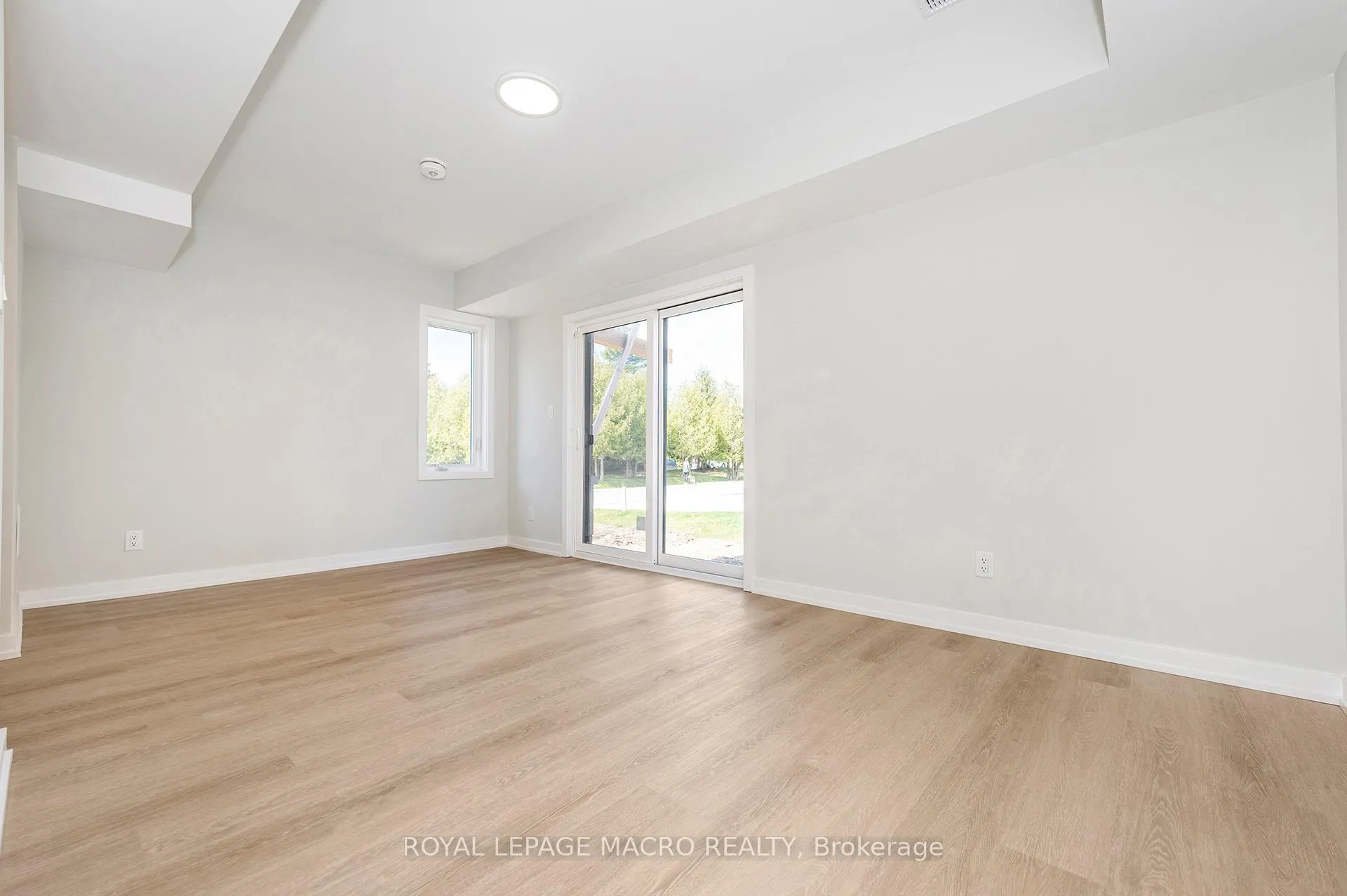 Photo 10 of 2 Winters Crescent, Collingwood — HOMEH