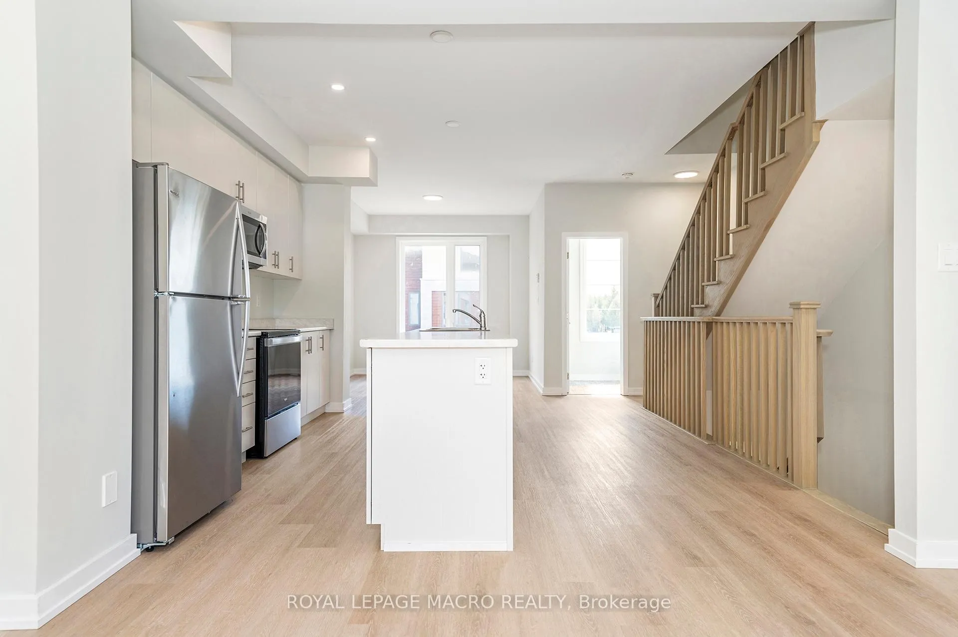 Photo 14 of 2 Winters Crescent, Collingwood — HOMEH