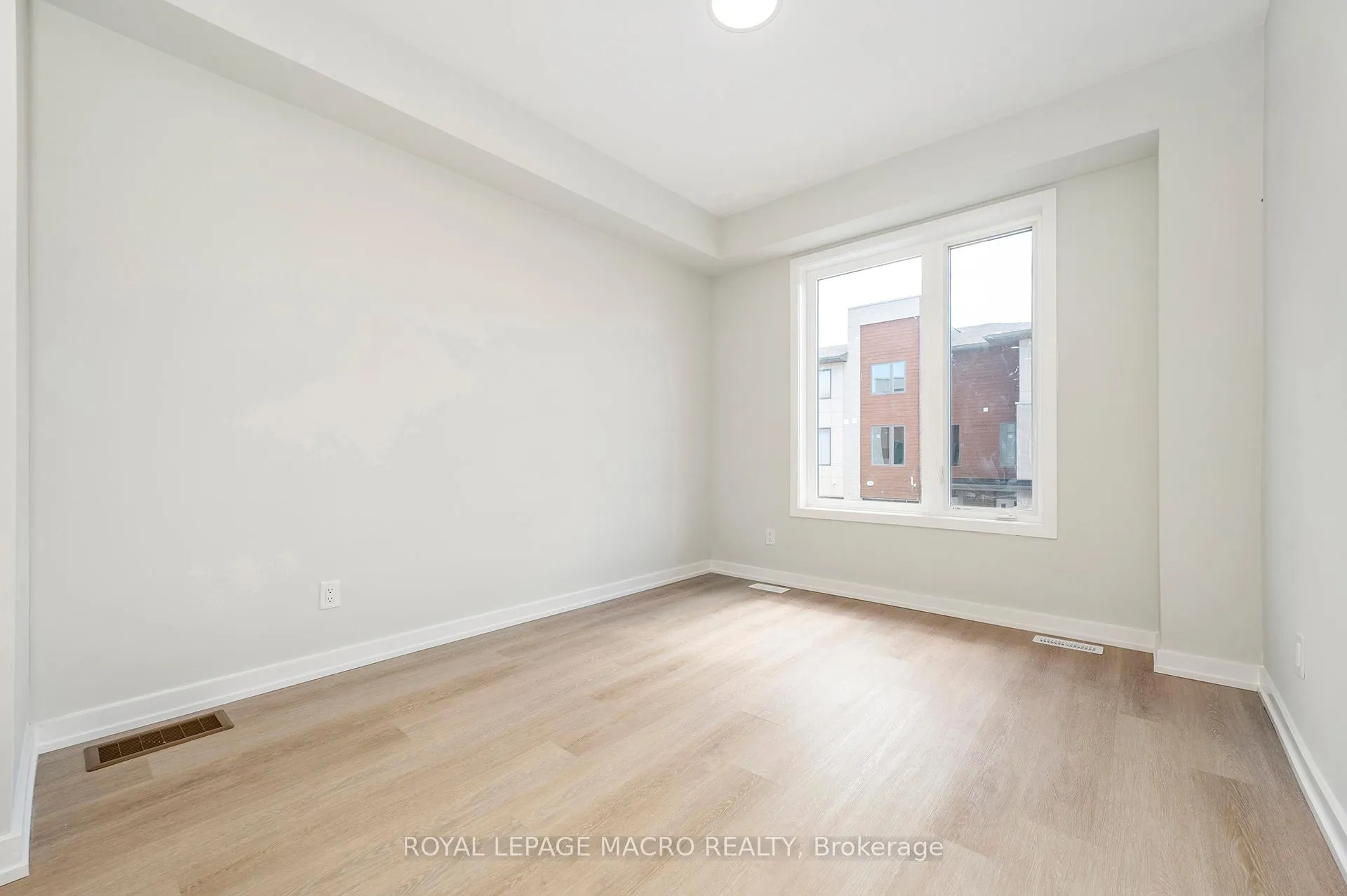 Photo 22 of 2 Winters Crescent, Collingwood — HOMEH