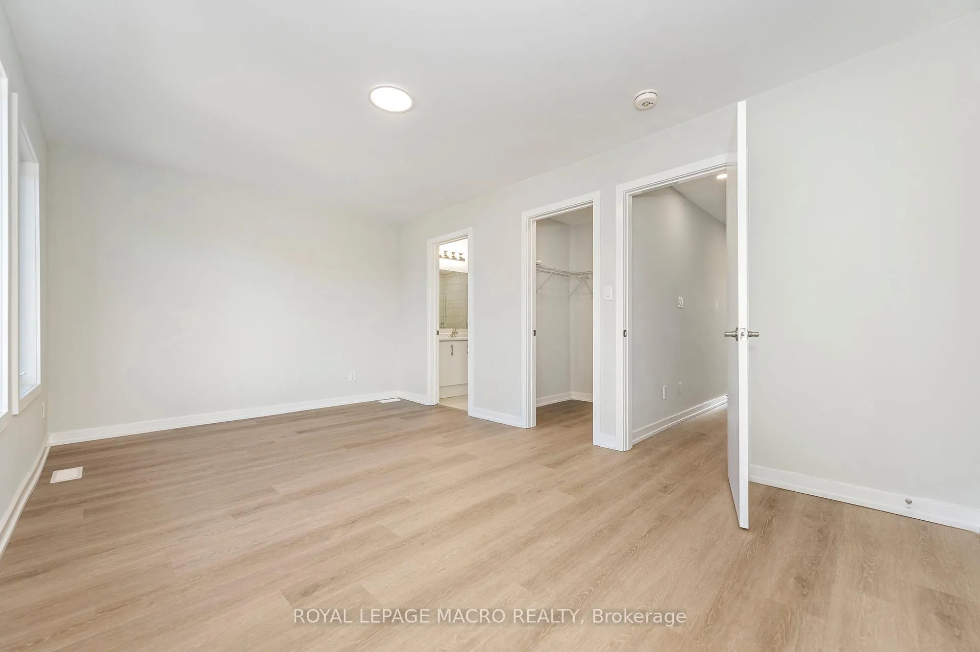 Photo 32 of 2 Winters Crescent, Collingwood — HOMEH