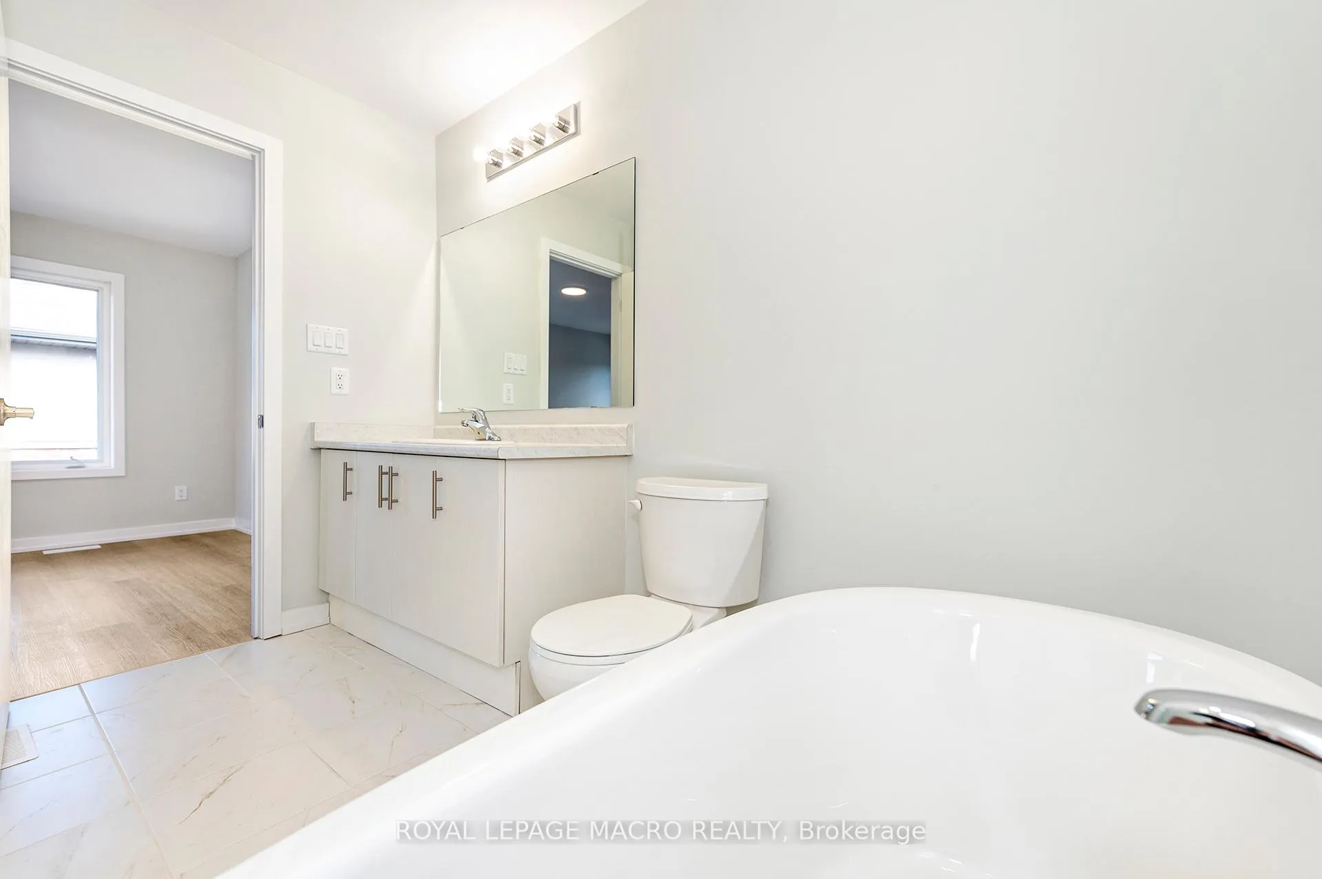 Photo 38 of 2 Winters Crescent, Collingwood — HOMEH