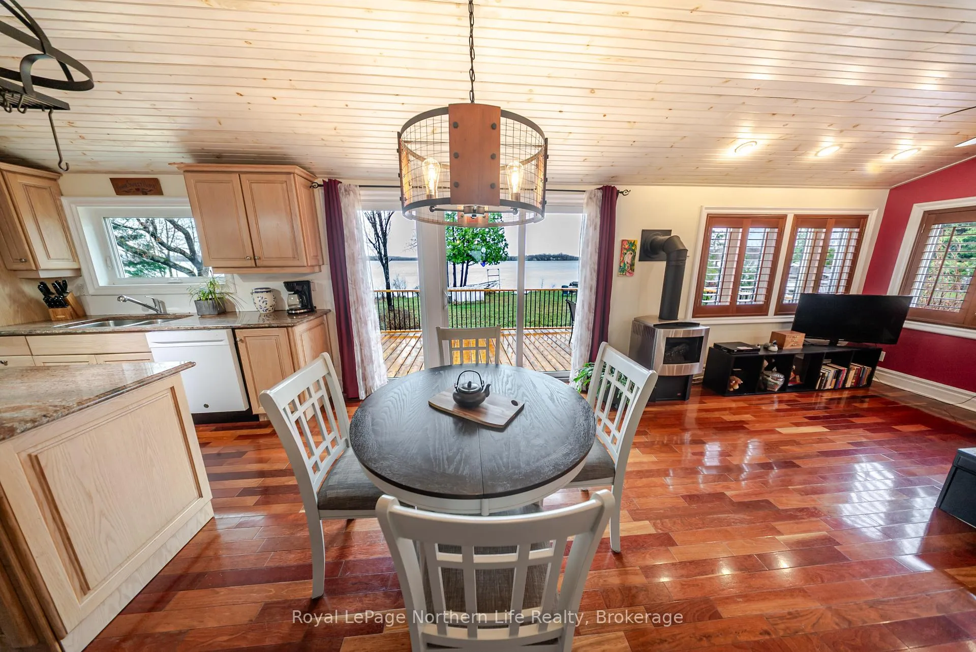 Photo 2 of 80 Islandview Lane, Chisholm — HOMEH