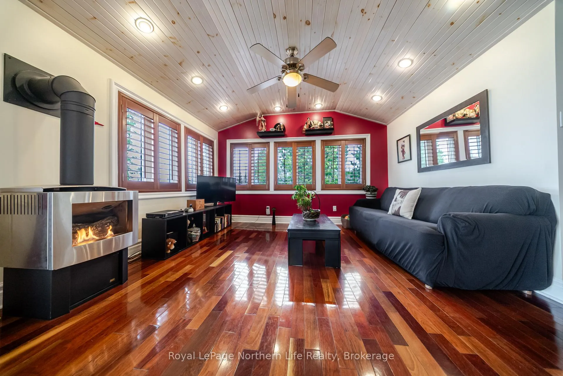 Photo 3 of 80 Islandview Lane, Chisholm — HOMEH