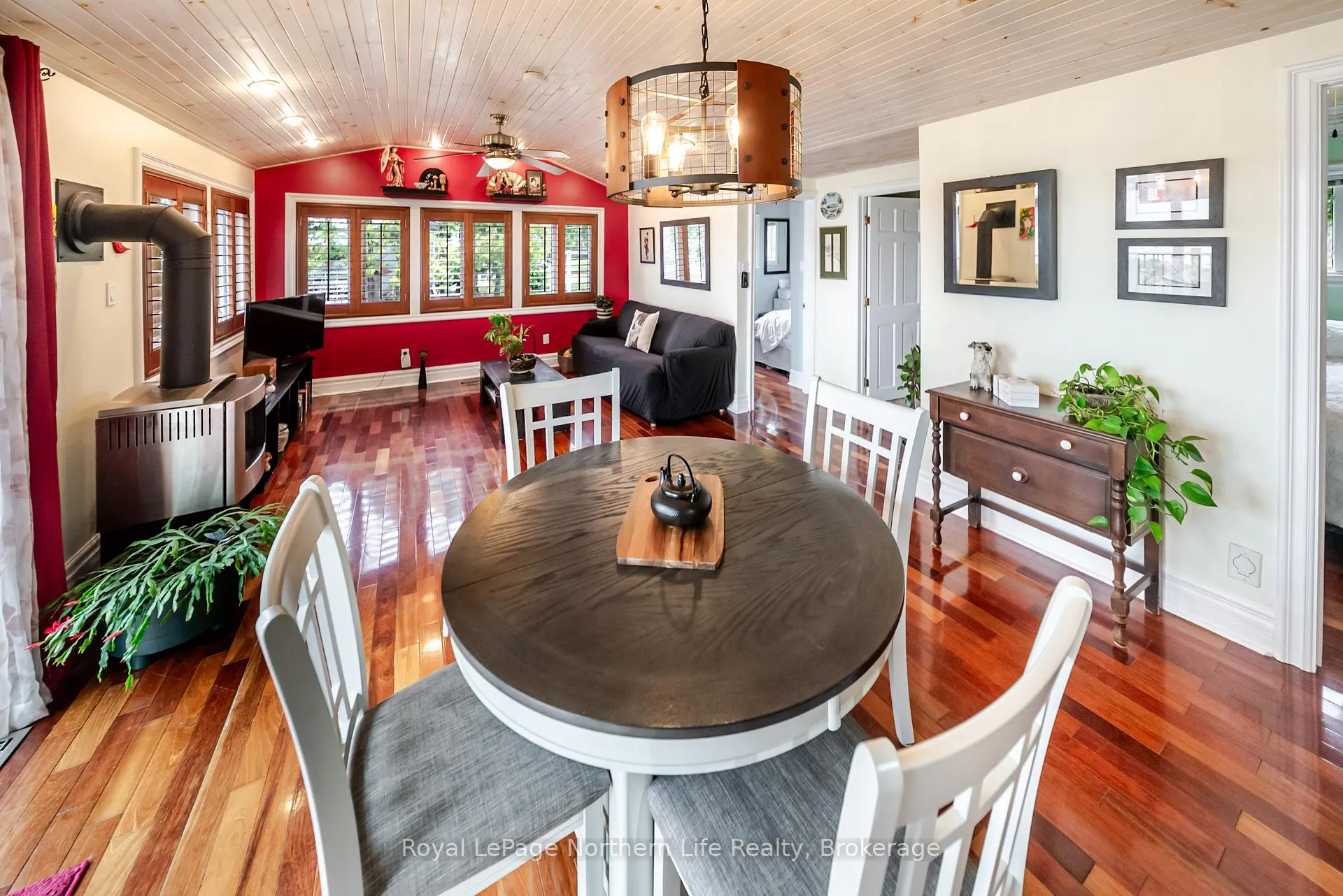 Photo 4 of 80 Islandview Lane, Chisholm — HOMEH