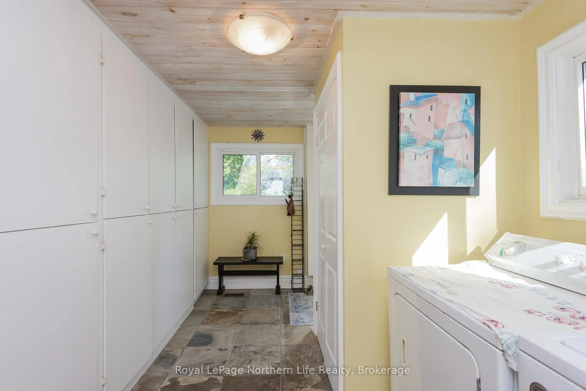 Photo 24 of 80 Islandview Lane, Chisholm — HOMEH