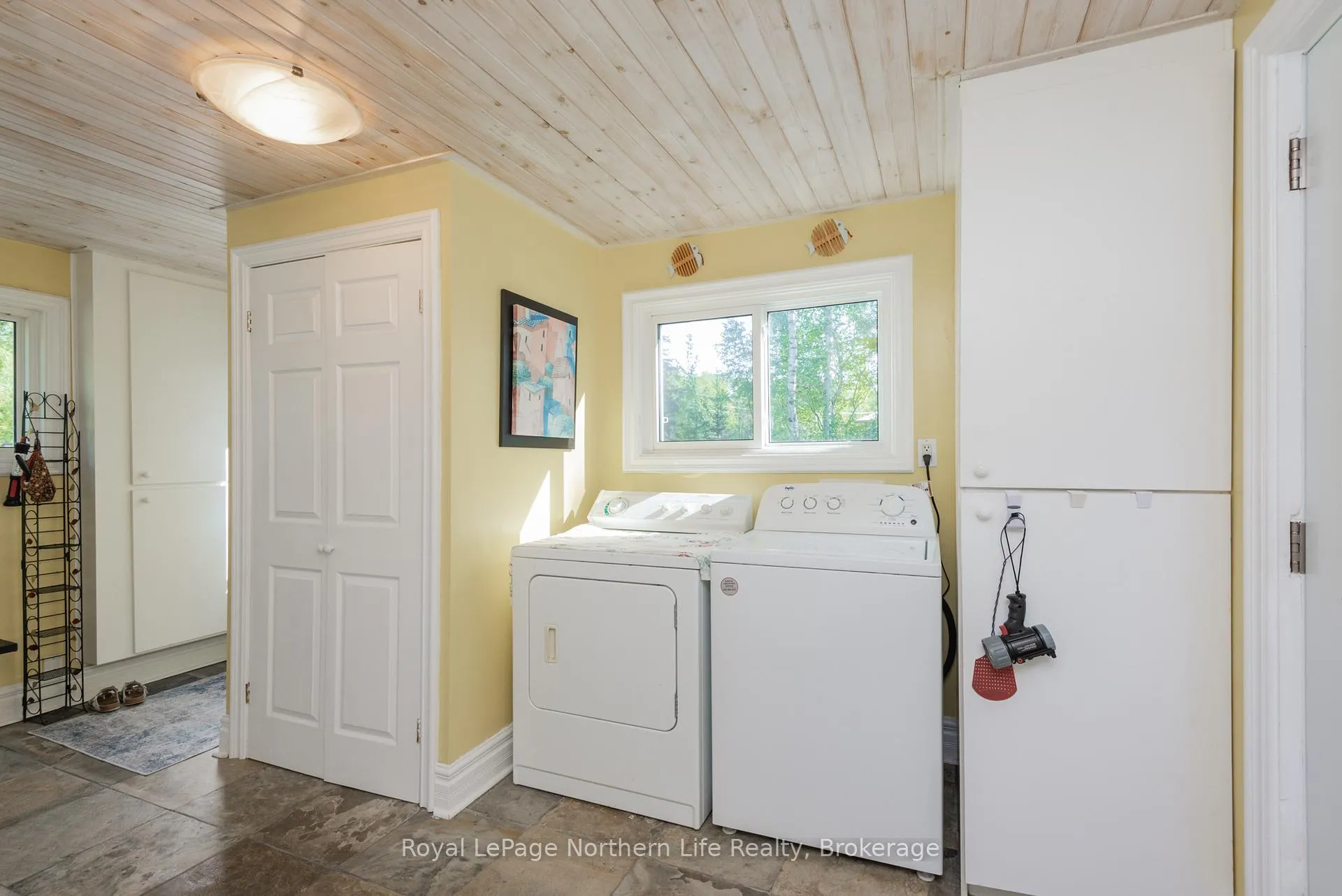 Photo 26 of 80 Islandview Lane, Chisholm — HOMEH